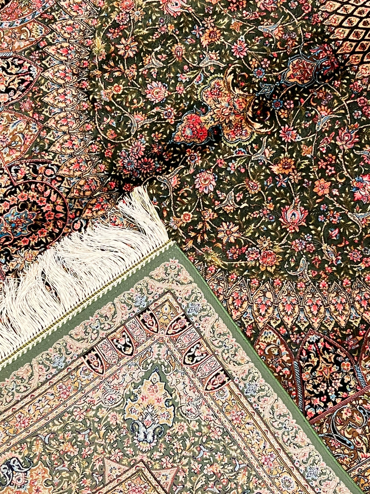 5’ x 8’ Luxury Sage Green Bamboo Silk Rug – Intricate Floral Medallion Design, Elegant Fine Woven Area Rug
