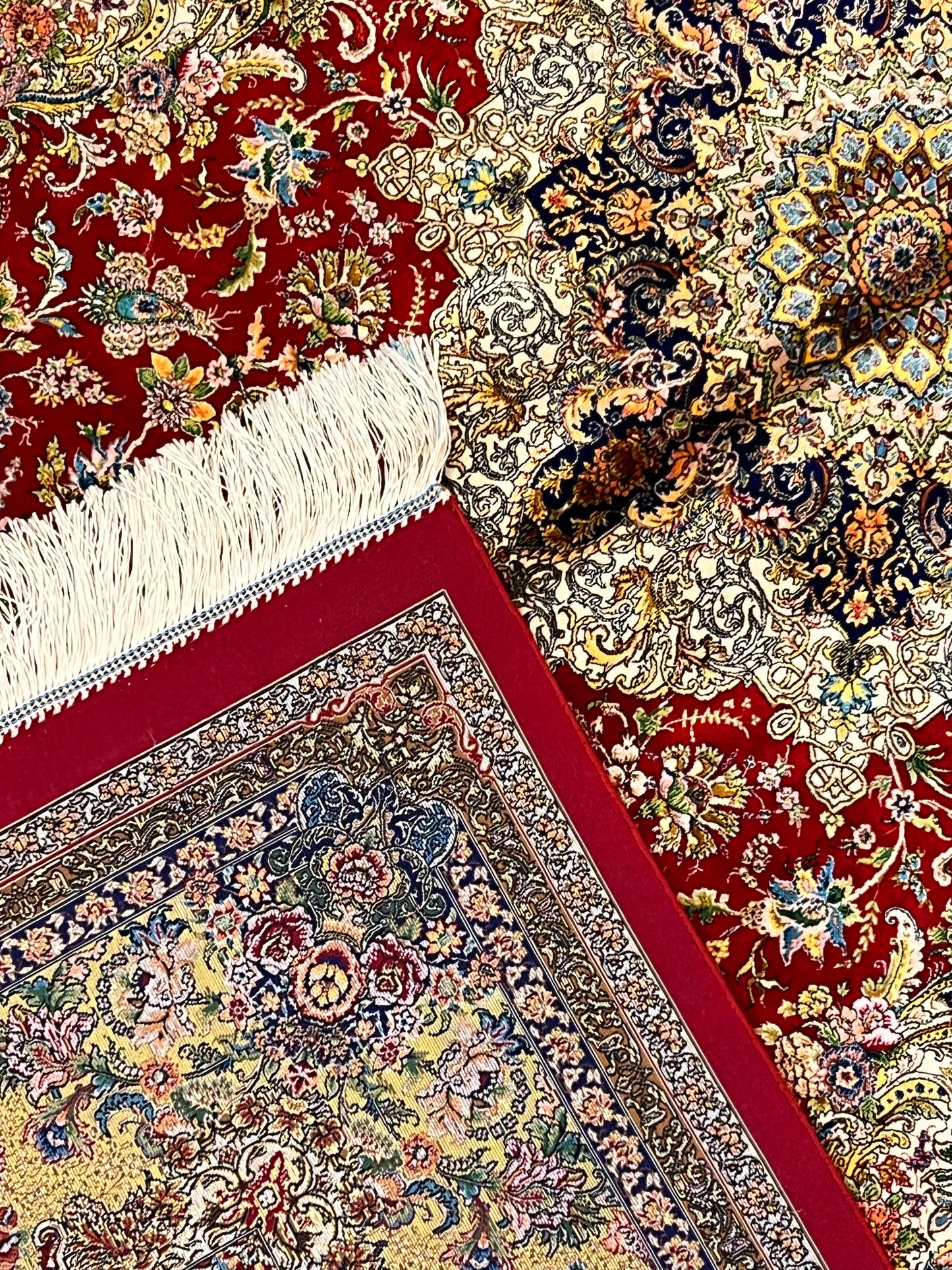 5’ x 8’ Luxury Red Bamboo Silk Rug – Grand Floral Medallion Design, Gold & Ivory Accents, Fine Woven Statement Rug
