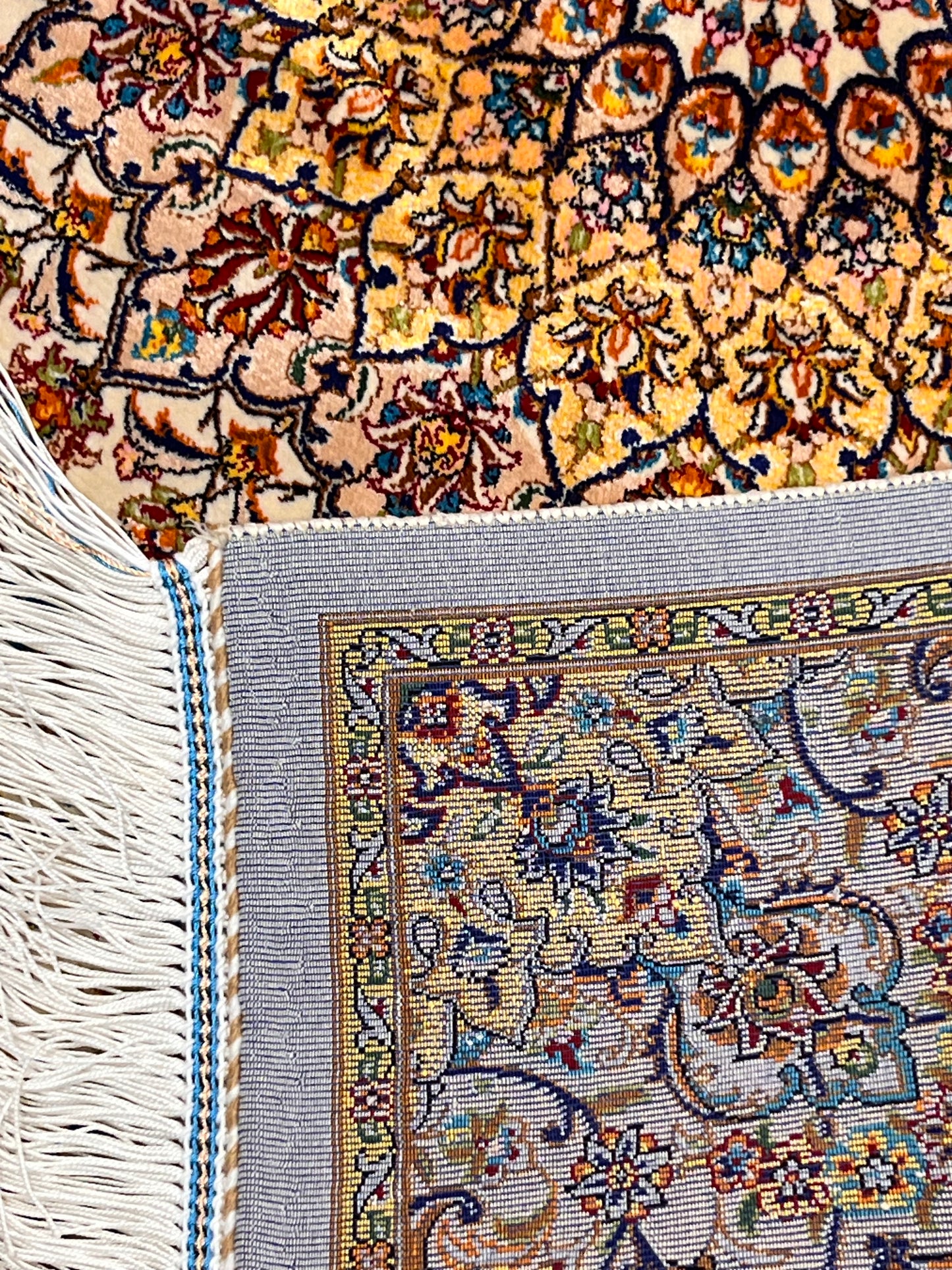 23” × 35” Luxury Turkish Silk Rug – Ivory & Gold Floral Medallion, Hereke-Inspired Small Oriental Accent Rug