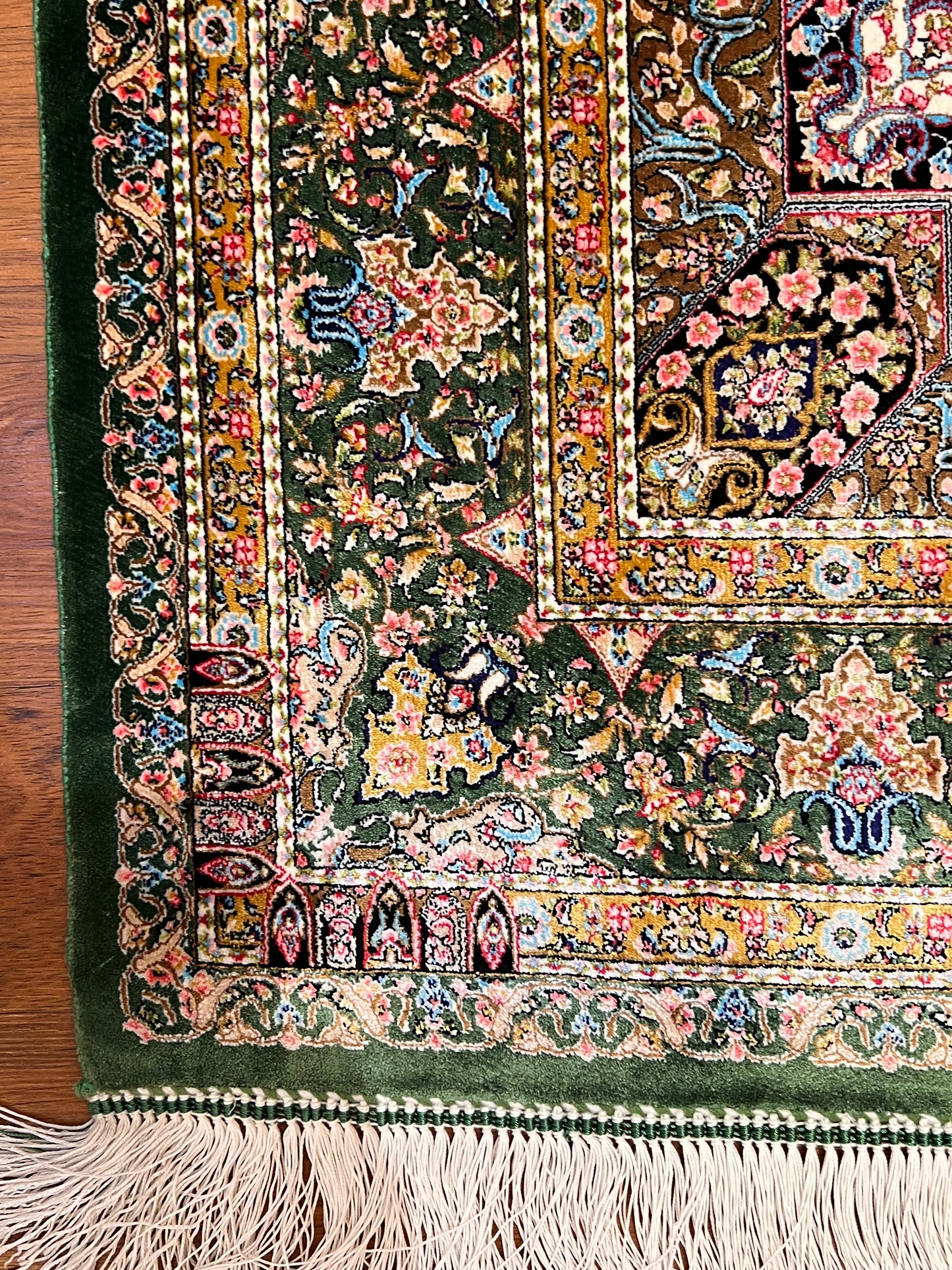 3x5 ft Silk Rug – Deep Green Floral Medallion Design, Ornate Luxury Area Rug