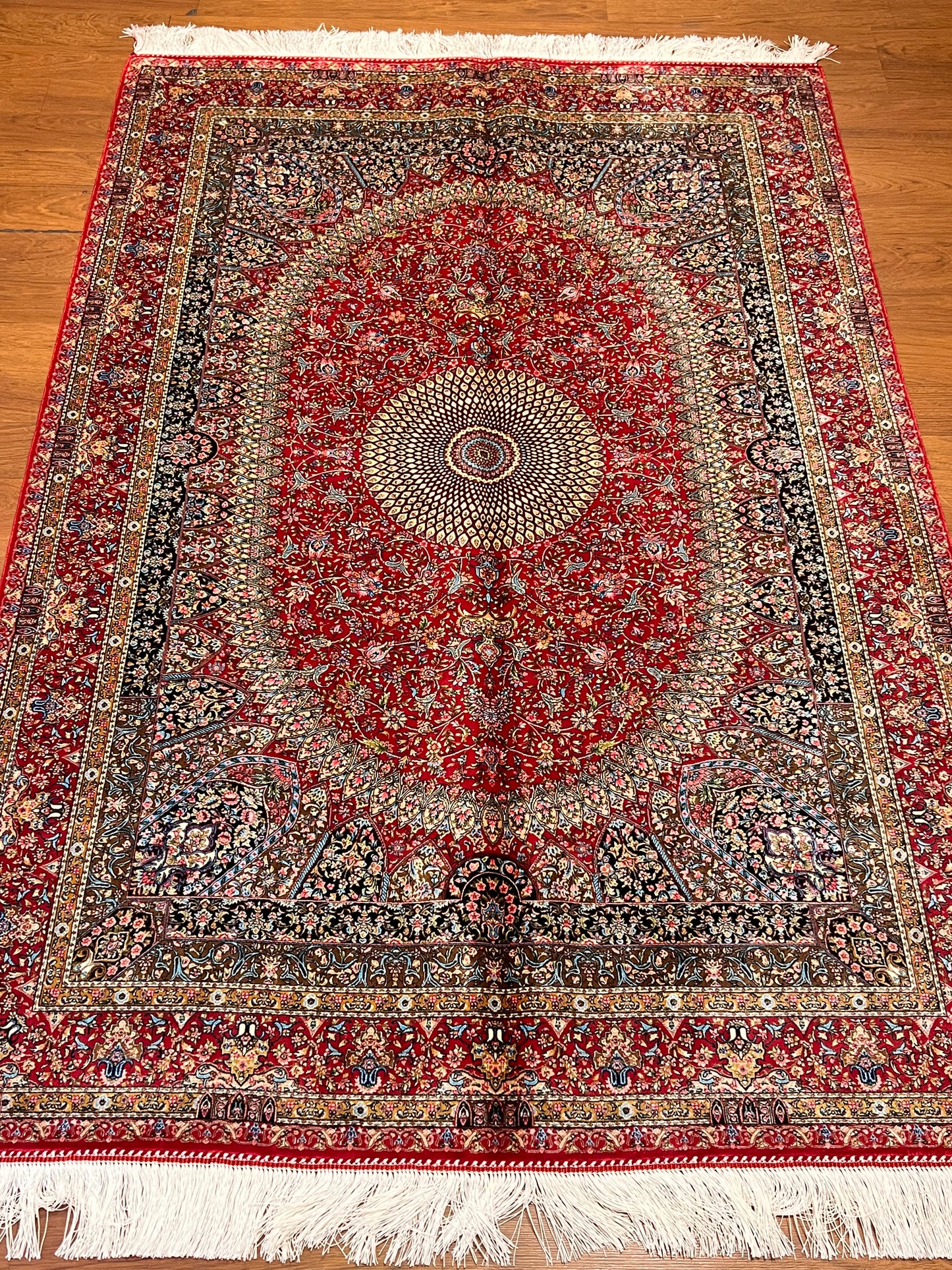 4x6 ft Red Silk Rug – Floral Medallion Area Rug, Elegant Traditional Design