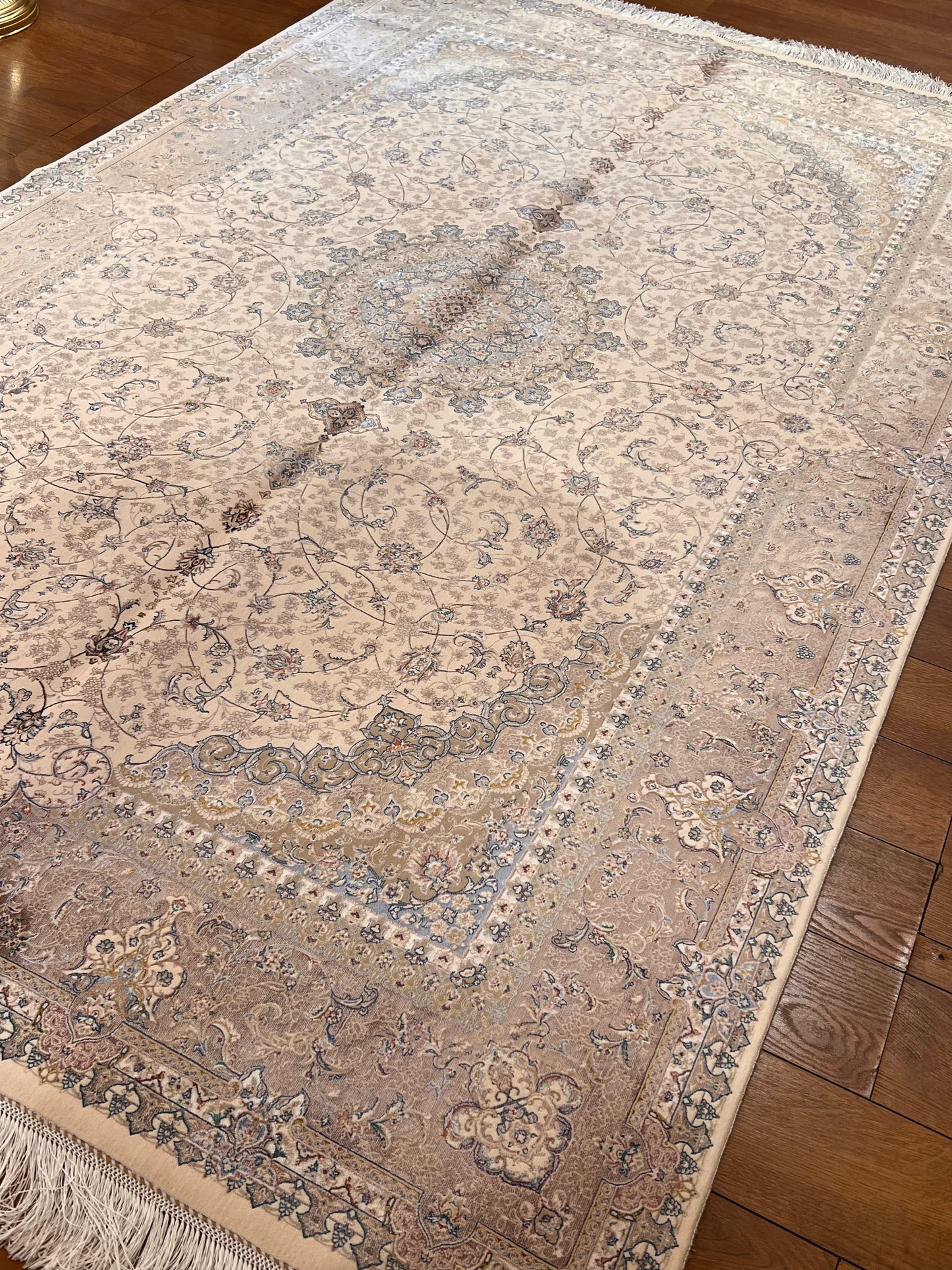 5x8 Bamboo Silk Rug – Ivory & Beige Medallion Design – Elegant Woven Turkish Area Rug