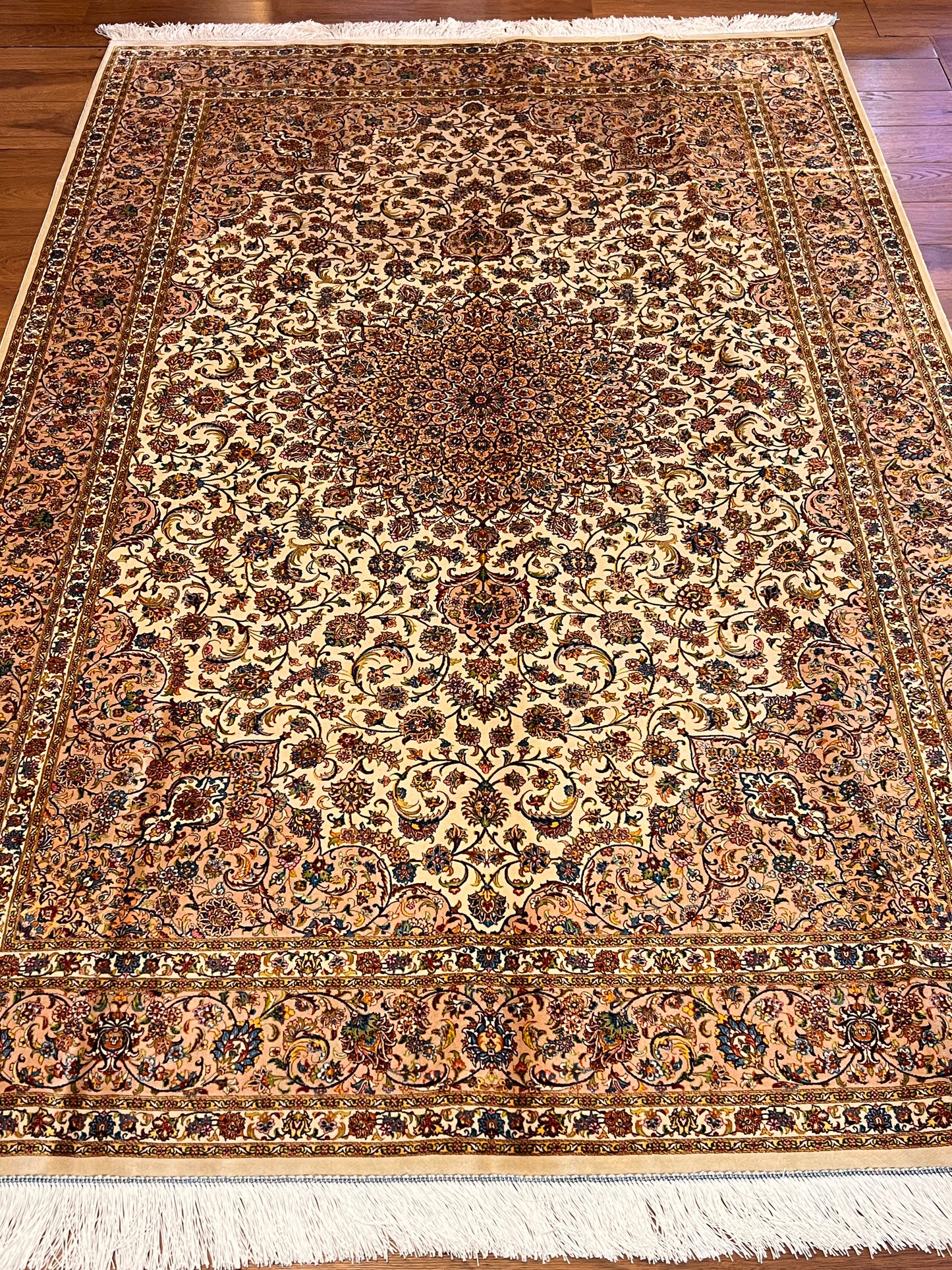 5’ x 8’ Ivory Bamboo Silk Rug – Ornate Floral Medallion Design – Luxury Woven Area Rug