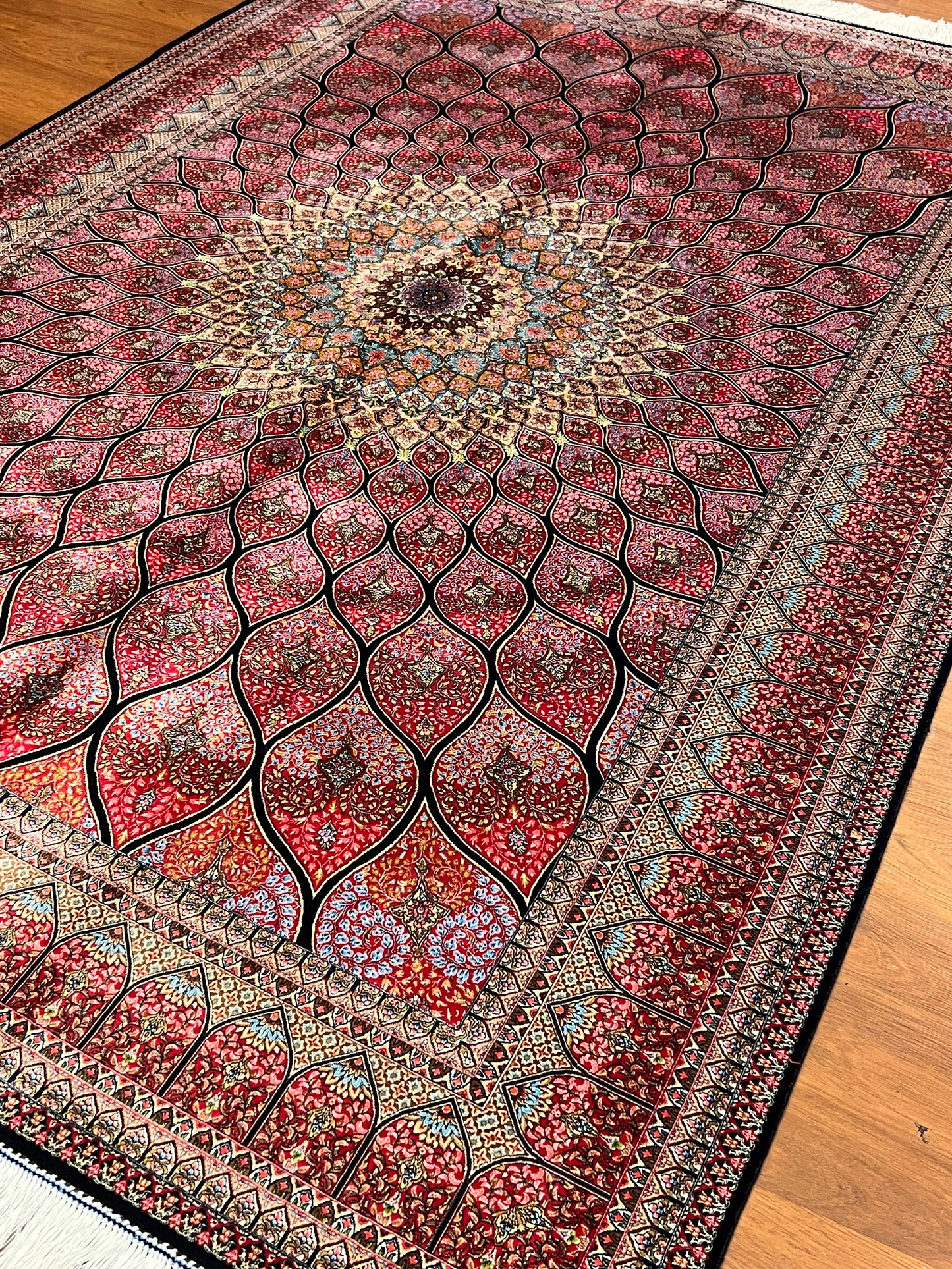 5x8 Luxury Pink Bamboo Silk Rug – Grand Floral Medallion Design – Elegant Turkish Statement Rug