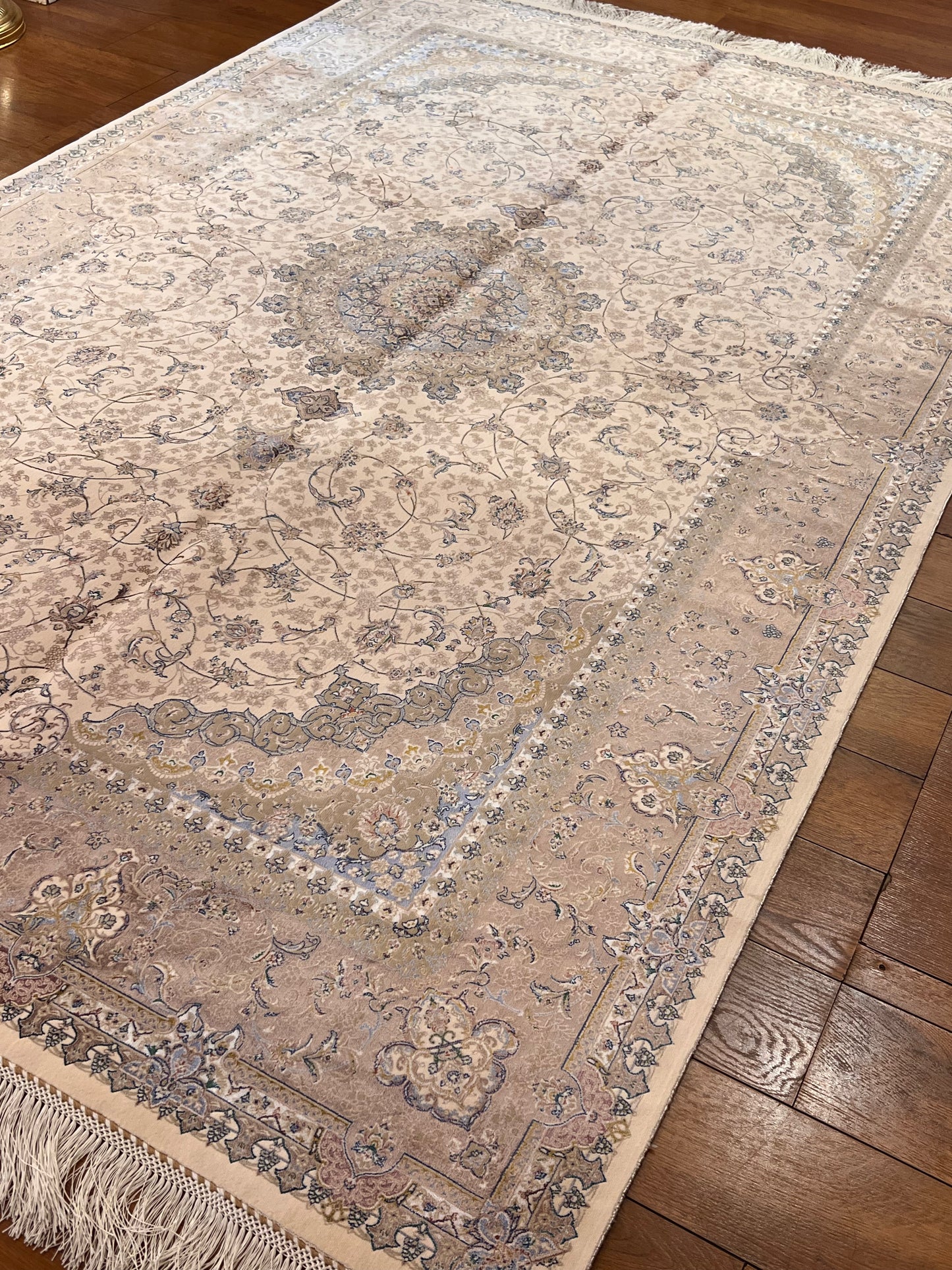 5x8 Luxury Ivory & Beige Bamboo Silk Rug – Ornate Floral Medallion Design – Elegant Turkish Area Rug