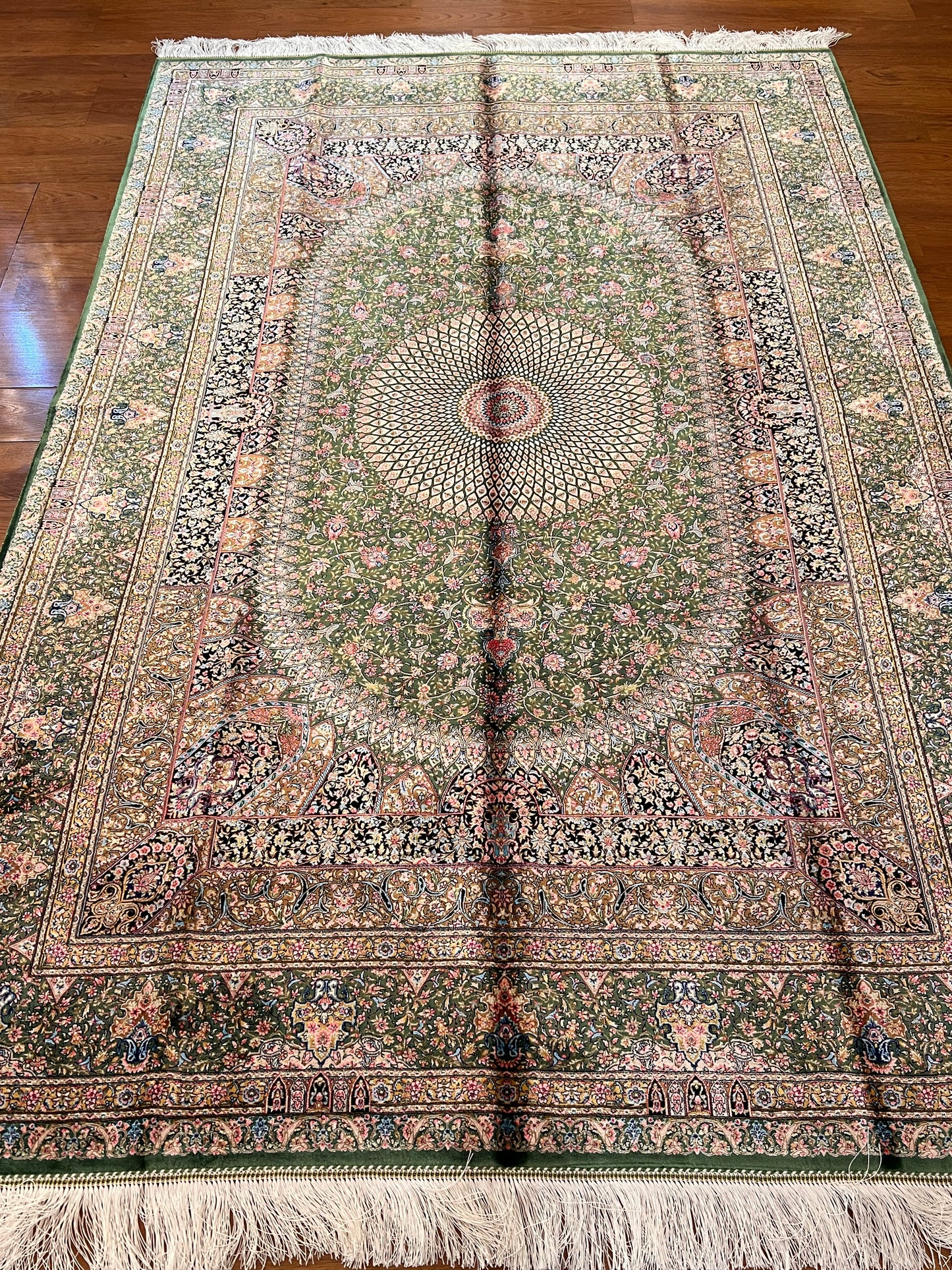 5’ x 8’ Luxury Sage Green Bamboo Silk Rug – Intricate Floral Medallion Design, Elegant Fine Woven Area Rug
