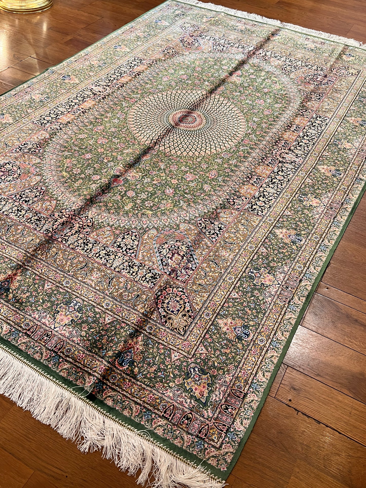 5’ x 8’ Luxury Sage Green Bamboo Silk Rug – Intricate Floral Medallion Design, Elegant Fine Woven Area Rug