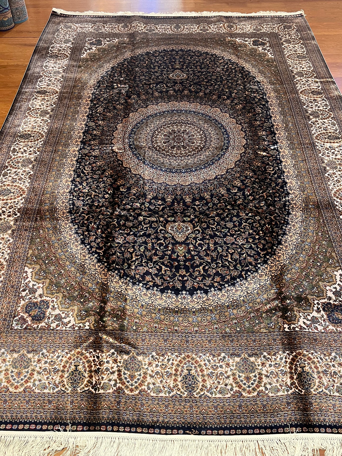 7’ x 10’ Luxury Silk Rug – Black & Ivory Grand Medallion Design – Intricate Woven Turkish Area Rug