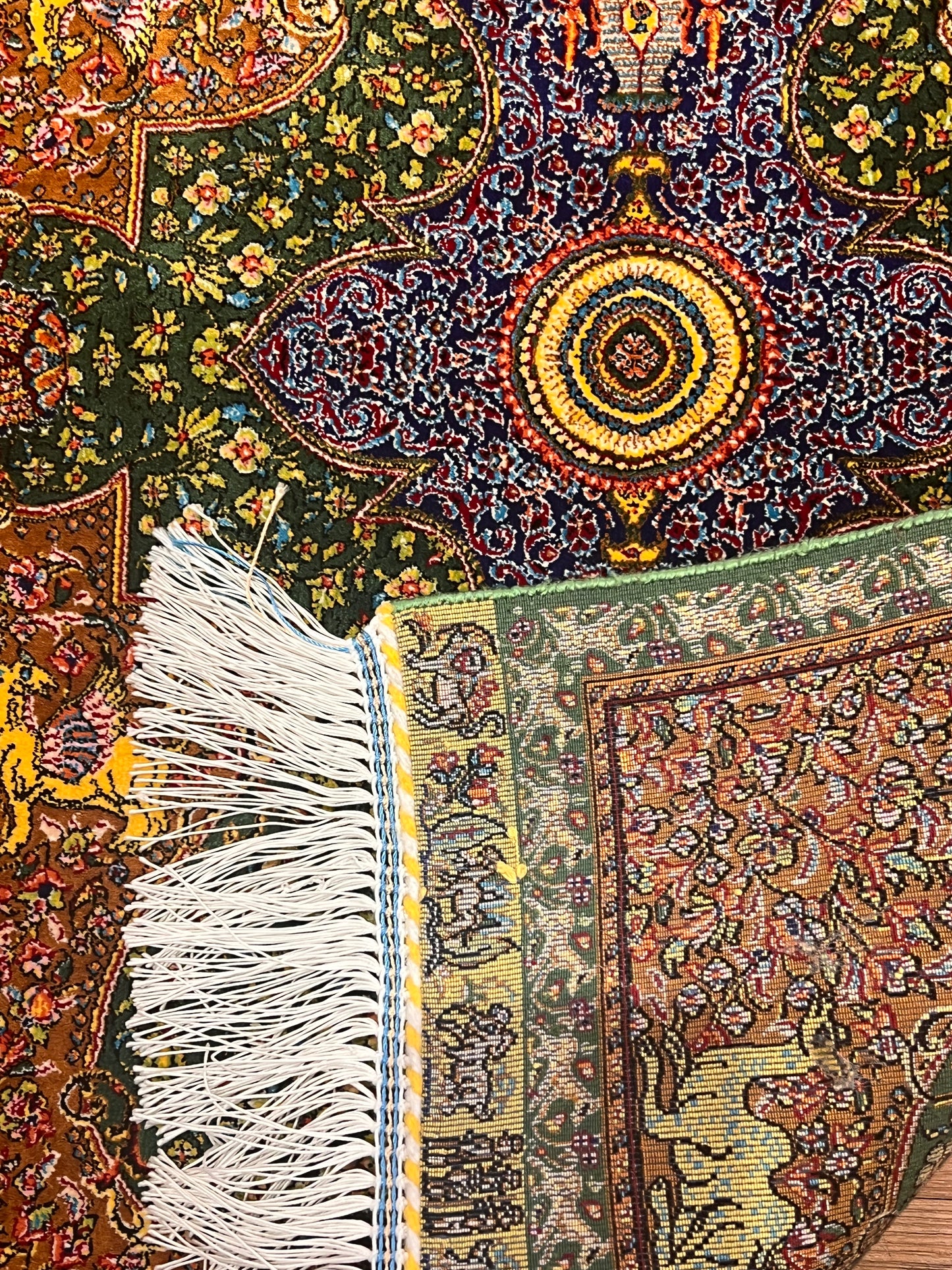 19” x 28” Small Silk Rug – Green & Rust Ornamental Medallion Accent Rug