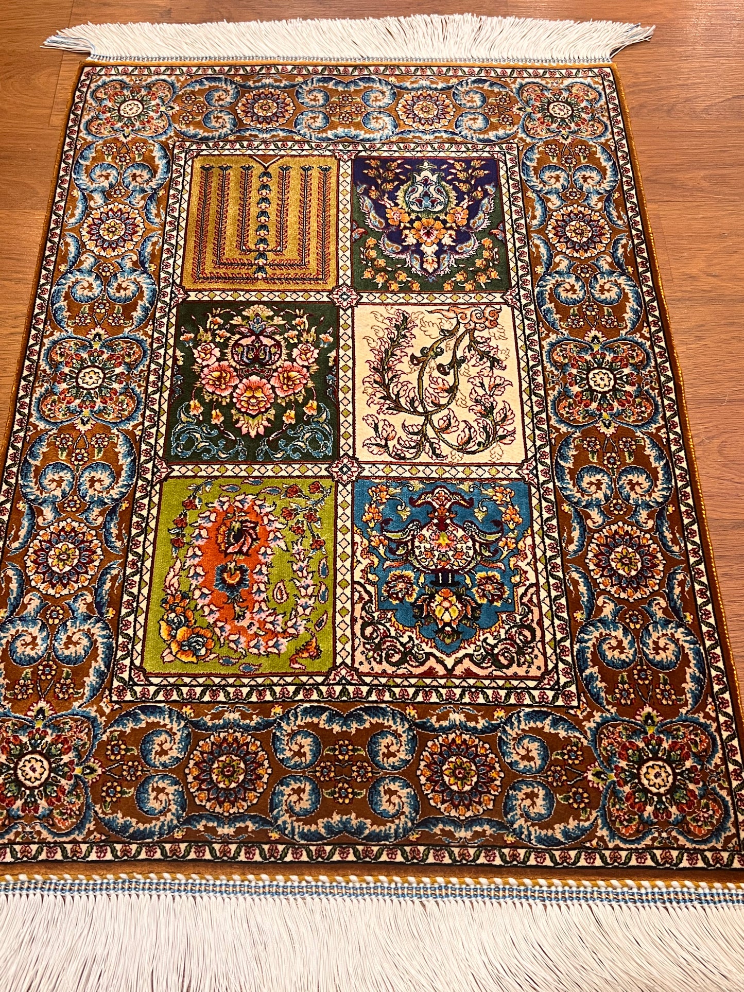 19” x 28” Small Silk Rug – Exquisite Garden Panel & Floral Accent Rug