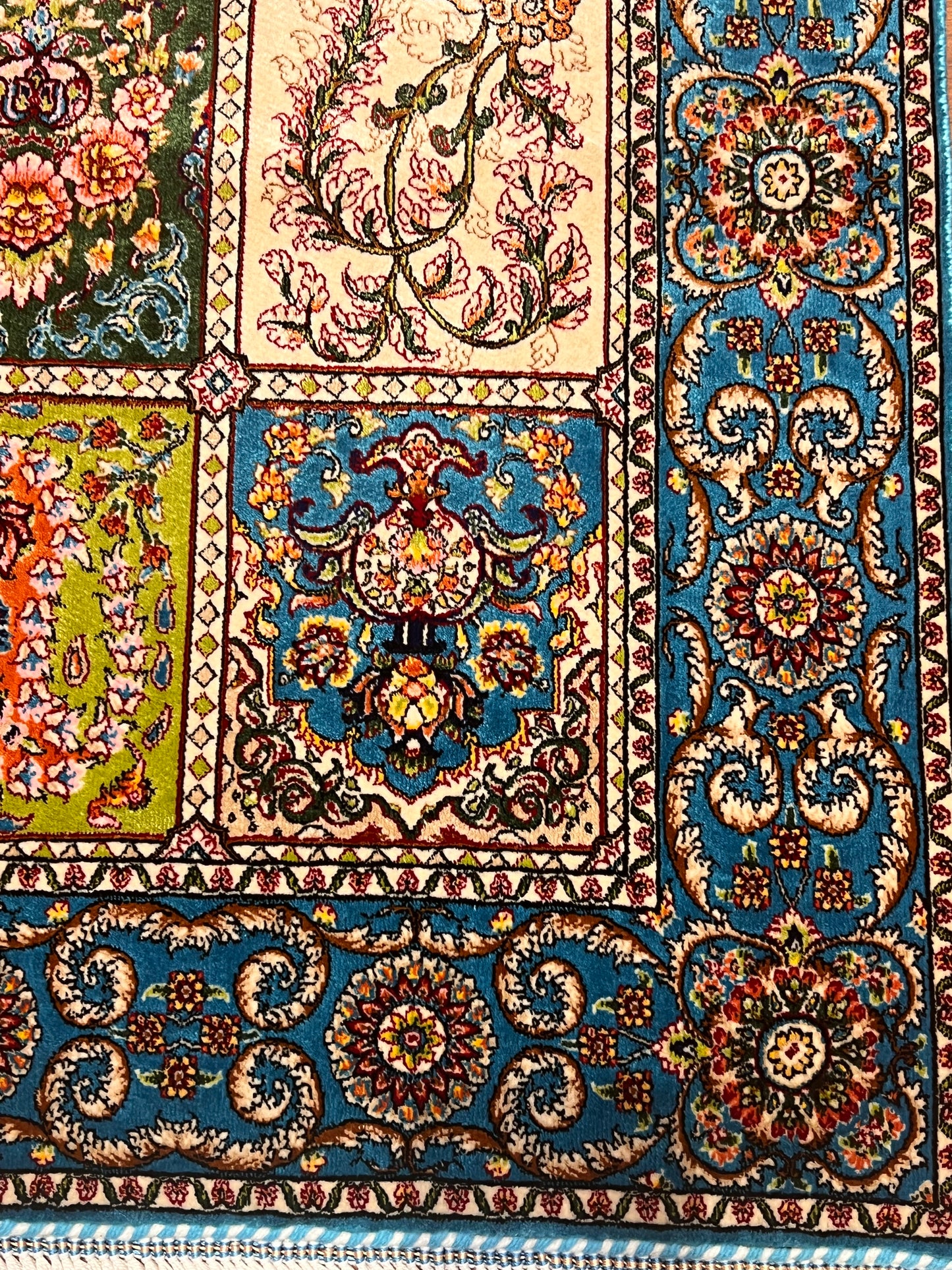19” x 28” Small Silk Rug – Turquoise Garden Panel Luxury Accent Rug