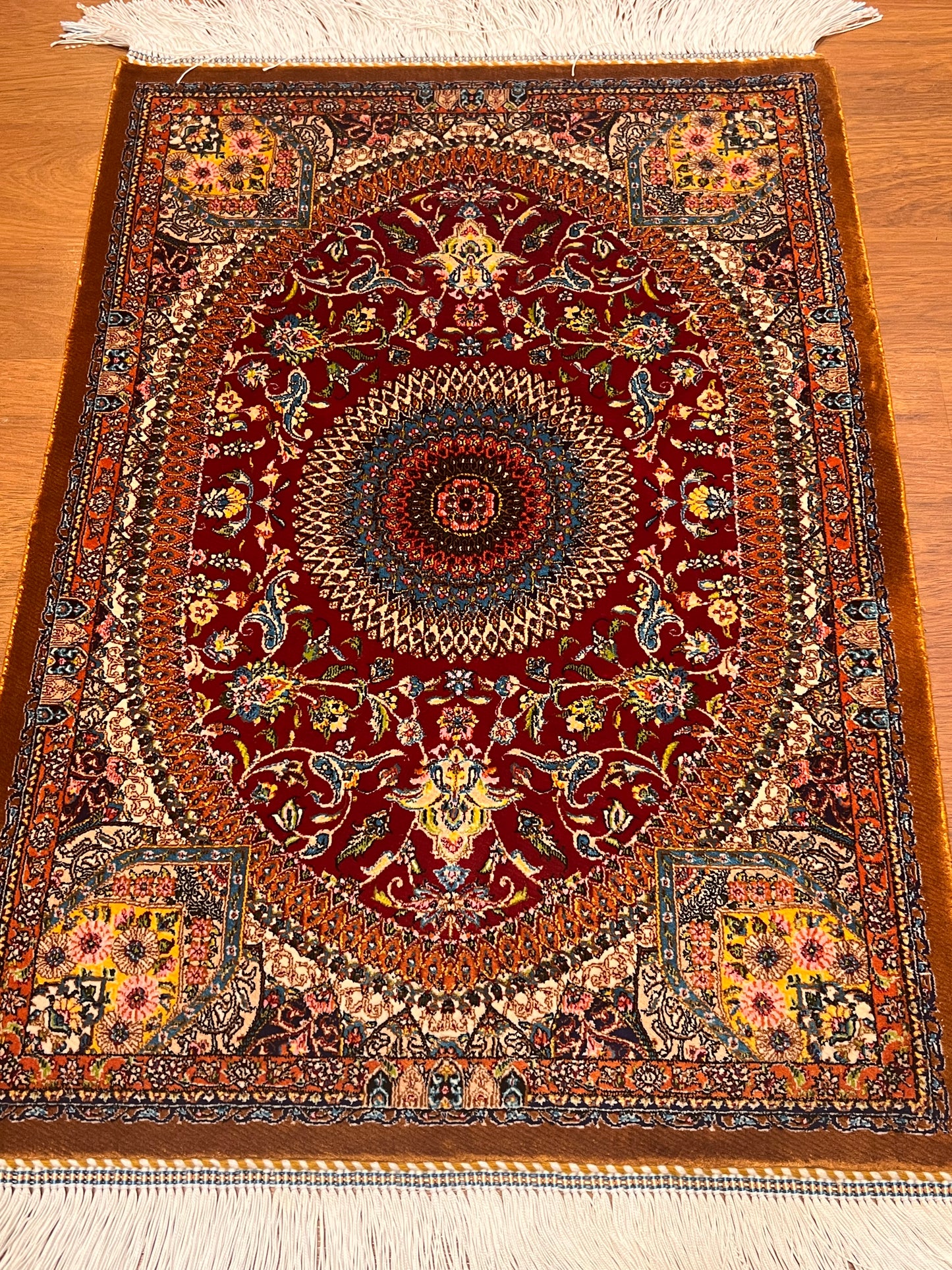 19” x 28” Small Silk Rug – Ruby Red Floral Medallion Luxury Accent Rug