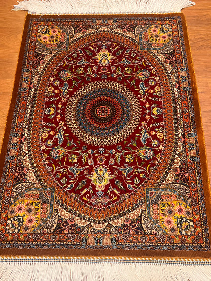 19” x 28” Small Silk Rug – Ruby Red Floral Medallion Luxury Accent Rug