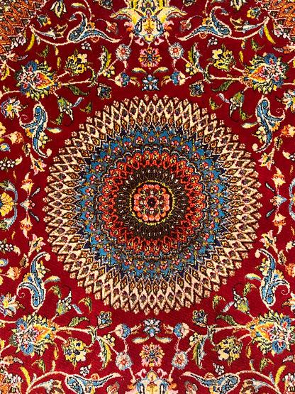 19” x 28” Small Silk Rug – Ruby Red Floral Medallion Luxury Accent Rug