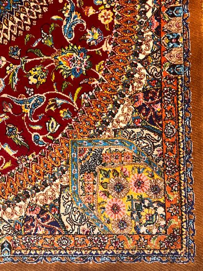 19” x 28” Small Silk Rug – Ruby Red Floral Medallion Luxury Accent Rug
