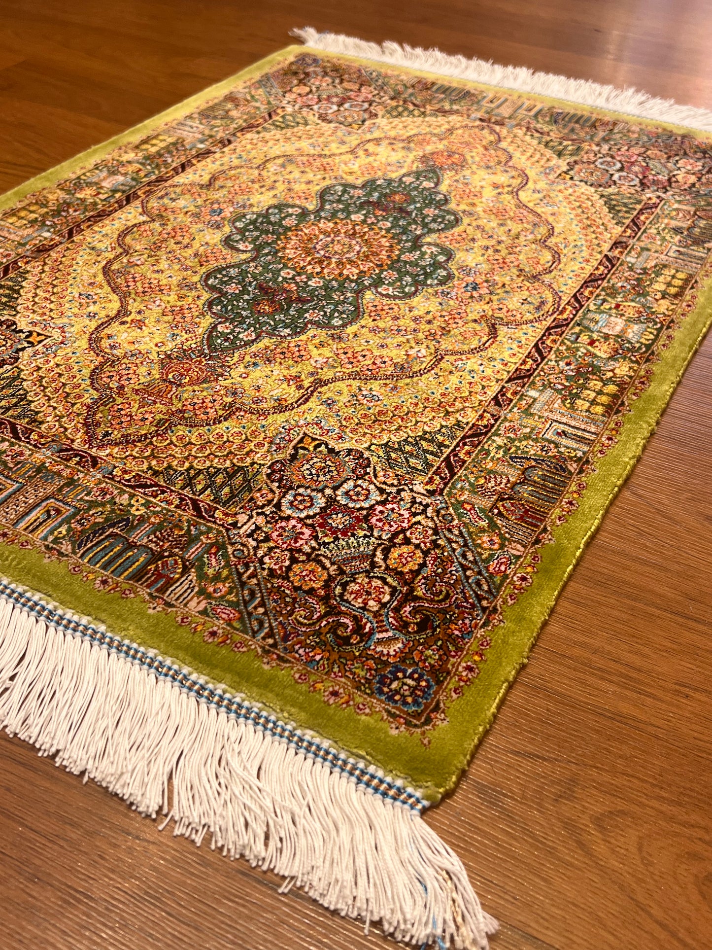 19” x 28” Small Silk Rug – Olive Green Botanical Medallion Luxury Accent Rug