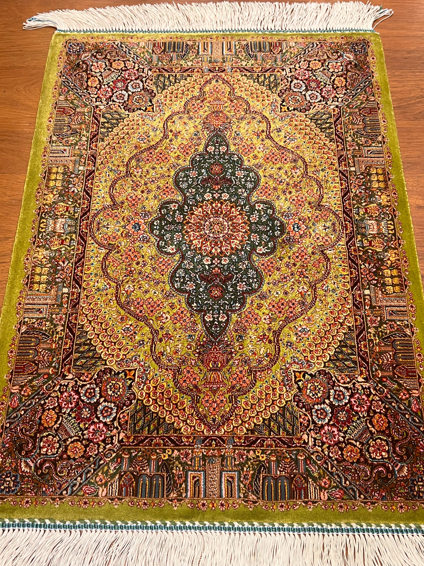 19” x 28” Small Silk Rug – Olive Green Garden Medallion Luxury Accent Rug