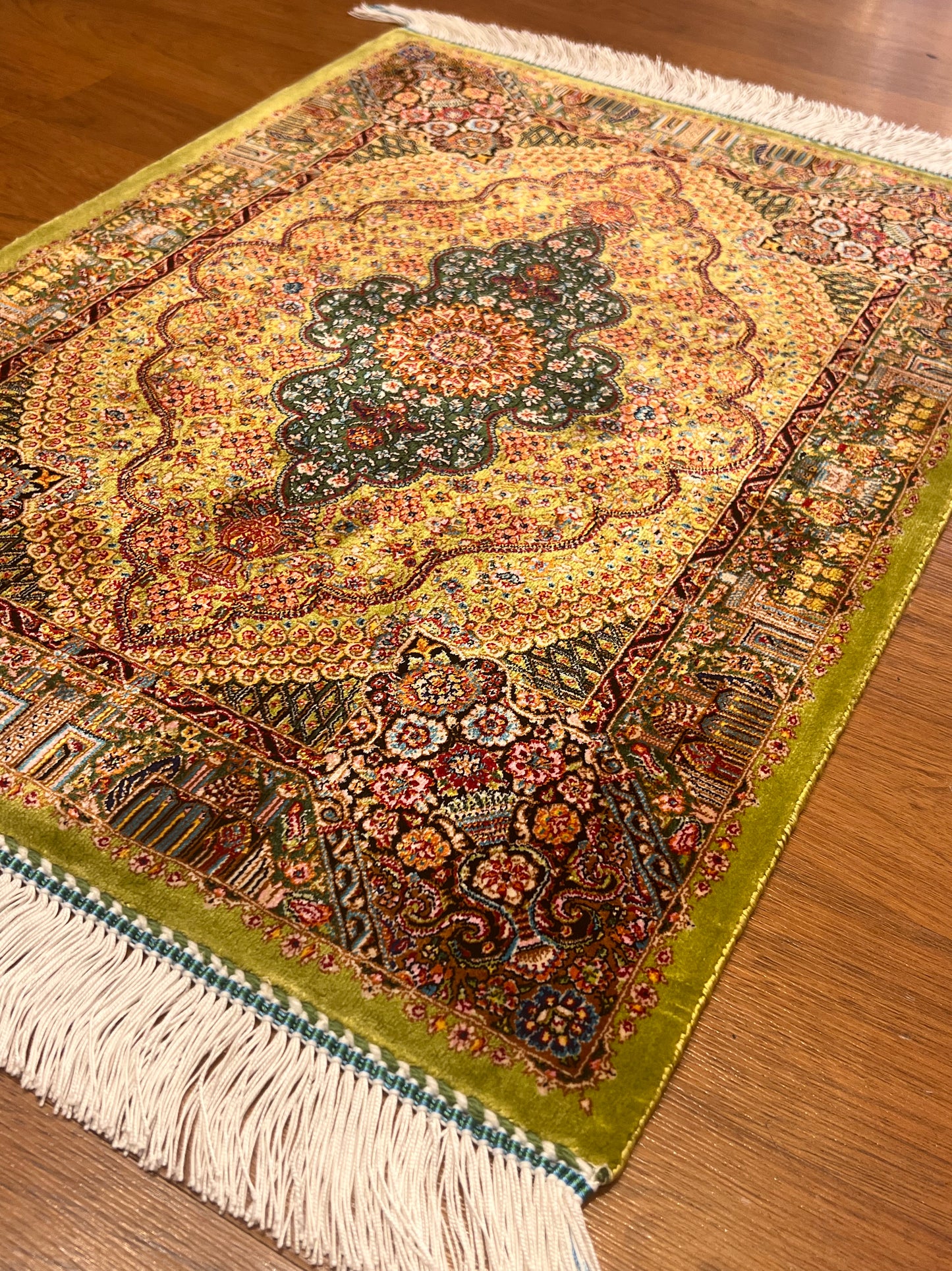 19” x 28” Small Silk Rug – Olive Green Garden Medallion Luxury Accent Rug
