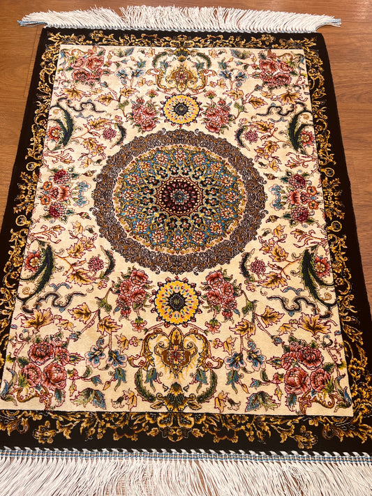19” x 28” Small Silk Rug – Ivory Floral & Turquoise Medallion Luxury Accent Rug