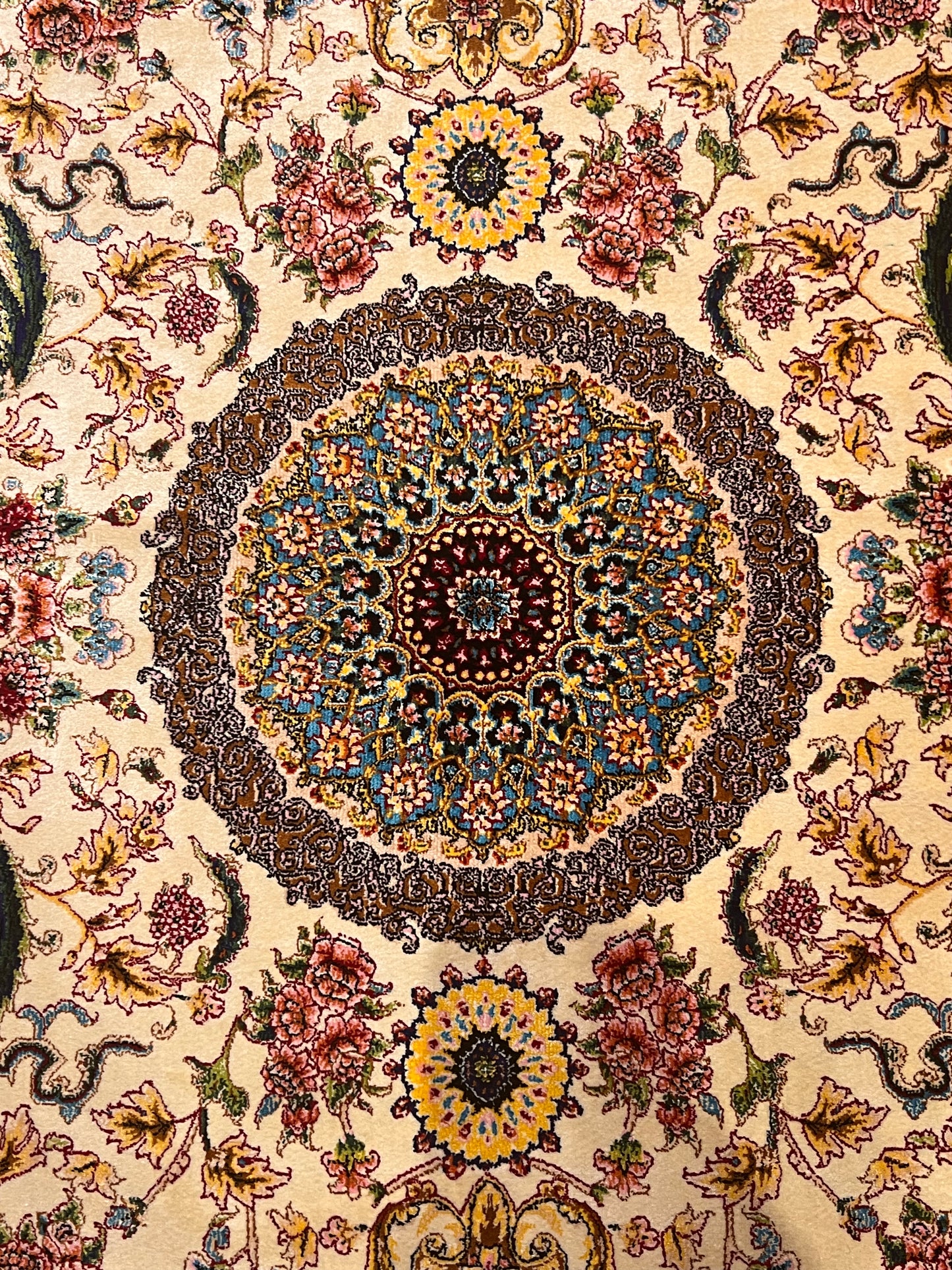 19” x 28” Small Silk Rug – Ivory Floral & Turquoise Medallion Luxury Accent Rug