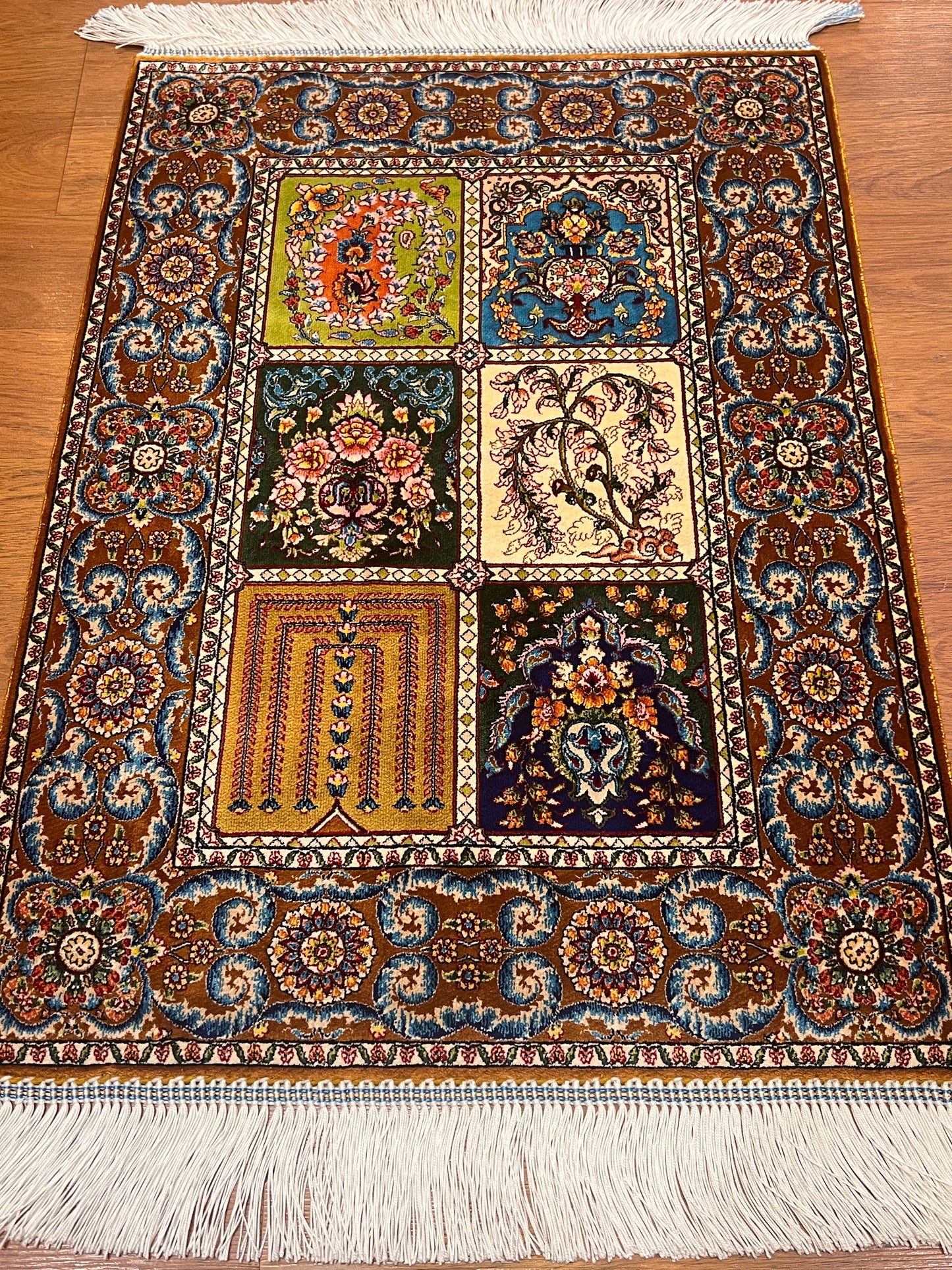 19” x 28” Small Silk Rug – Six-Panel Garden Gallery Luxury Accent Rug
