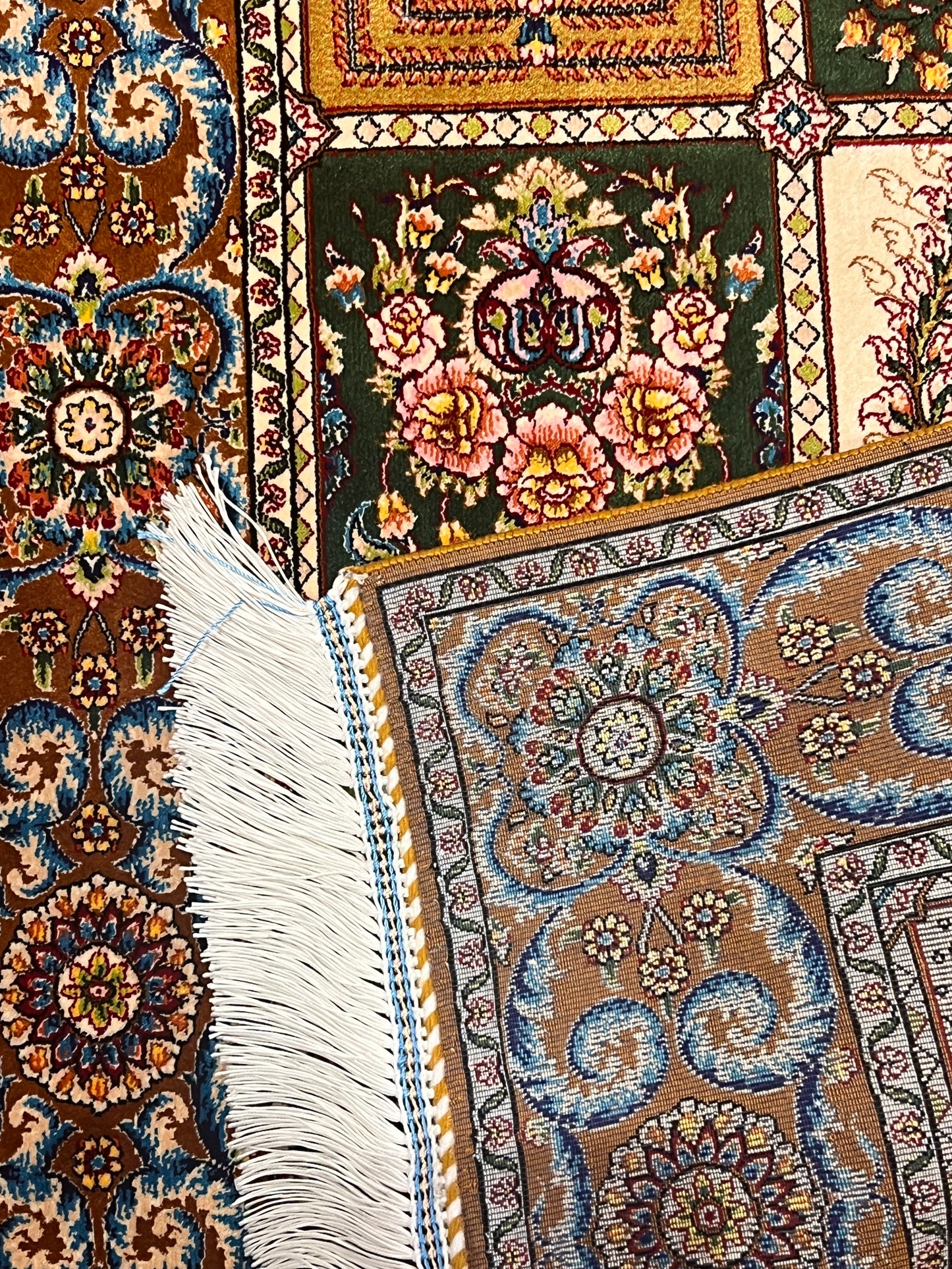 19” x 28” Small Silk Rug – Six-Panel Floral Gallery Luxury Accent Rug