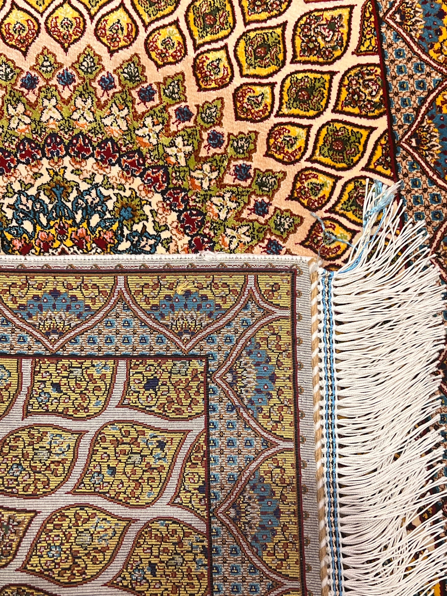 19” x 28” Small Silk Rug – Ivory & Gold Radiant Mosaic Medallion Accent Rug