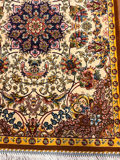 19” x 28” Small Silk Rug – Ivory Floral Medallion Turkish Luxury Accent Rug