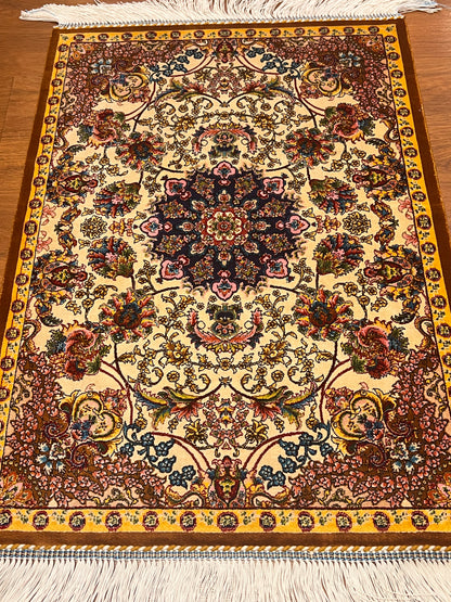 19” x 28” Small Silk Rug – Ivory Floral Medallion Turkish Luxury Accent Rug