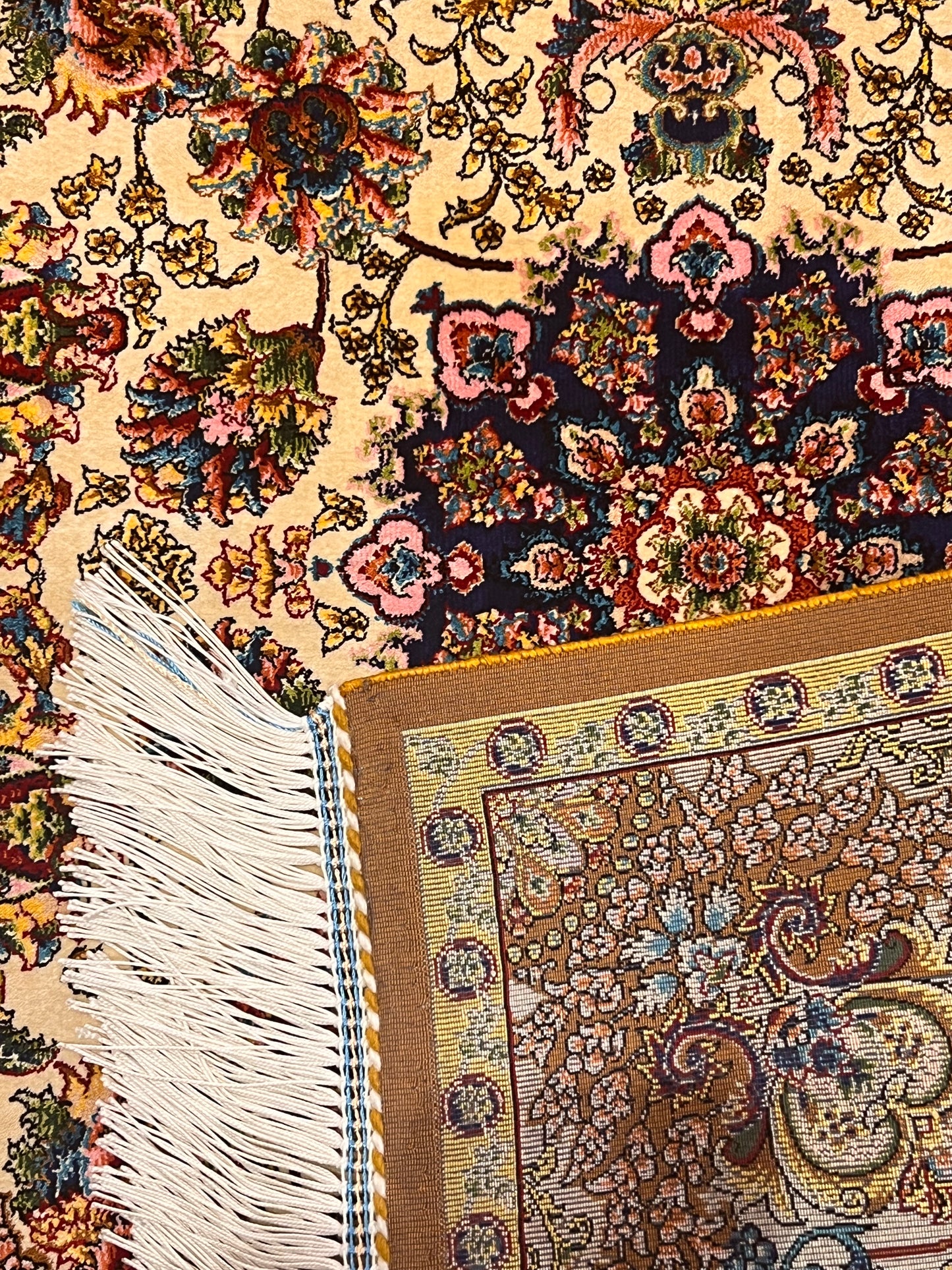 19” x 28” Small Silk Rug – Ivory Floral Medallion Turkish Luxury Accent Rug