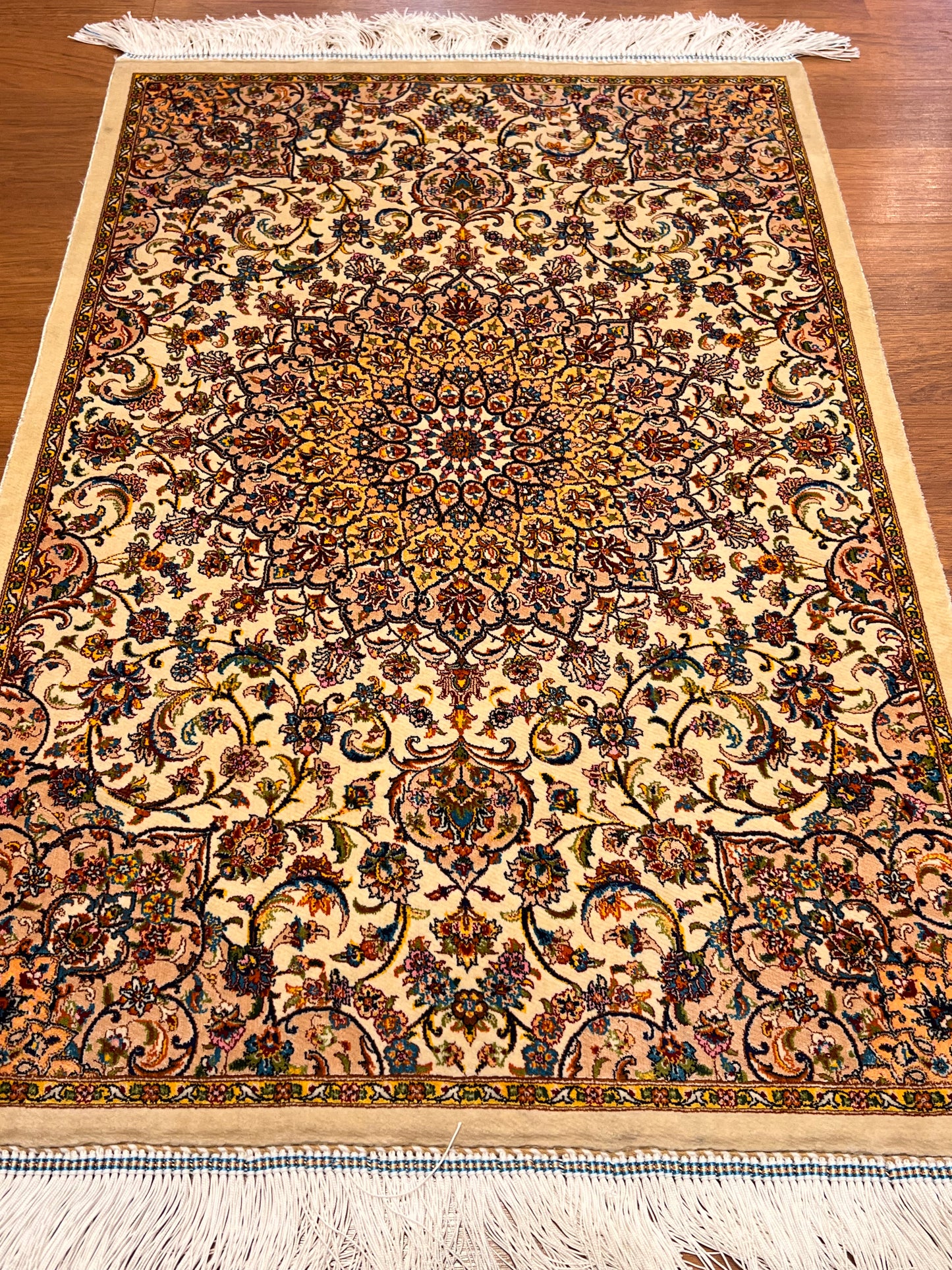 23” × 35” Luxury Turkish Silk Rug – Ivory & Gold Floral Medallion, Hereke-Inspired Small Oriental Accent Rug