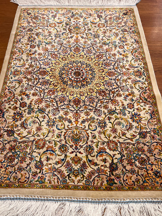 23” × 35” Luxury Turkish Silk Rug – Ivory & Gold Floral Medallion, Hereke-Inspired Small Oriental Accent Rug