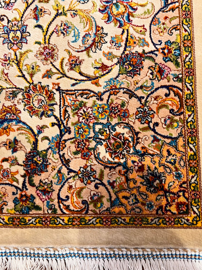 23” × 35” Luxury Turkish Silk Rug – Ivory & Gold Floral Medallion, Hereke-Inspired Small Oriental Accent Rug