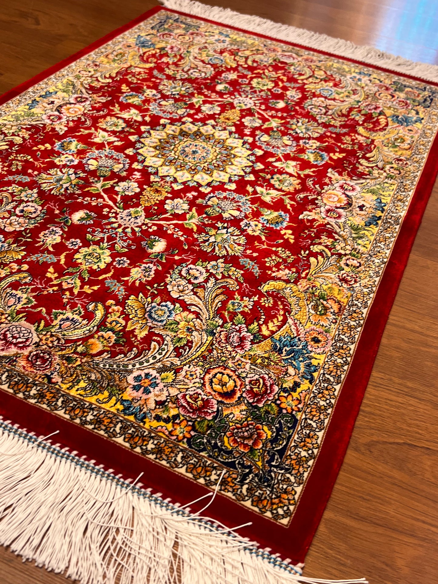 23” × 35” Luxury Turkish Silk Rug – Ruby Red & Gold Floral Medallion, Hereke-Inspired Oriental Accent Rug
