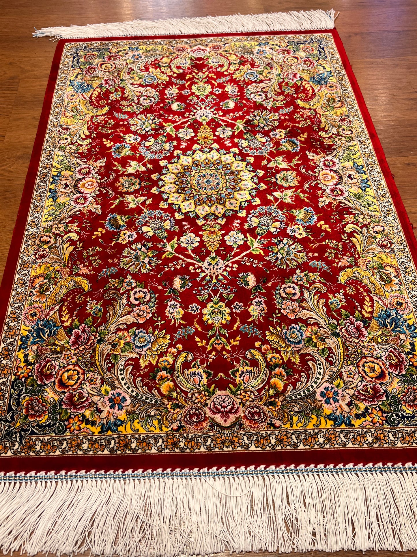 23” x 35” Luxury Turkish Silk Rug – Ruby Red Floral Medallion Design, Oriental Accent Rug with Hand-Finished Fringe