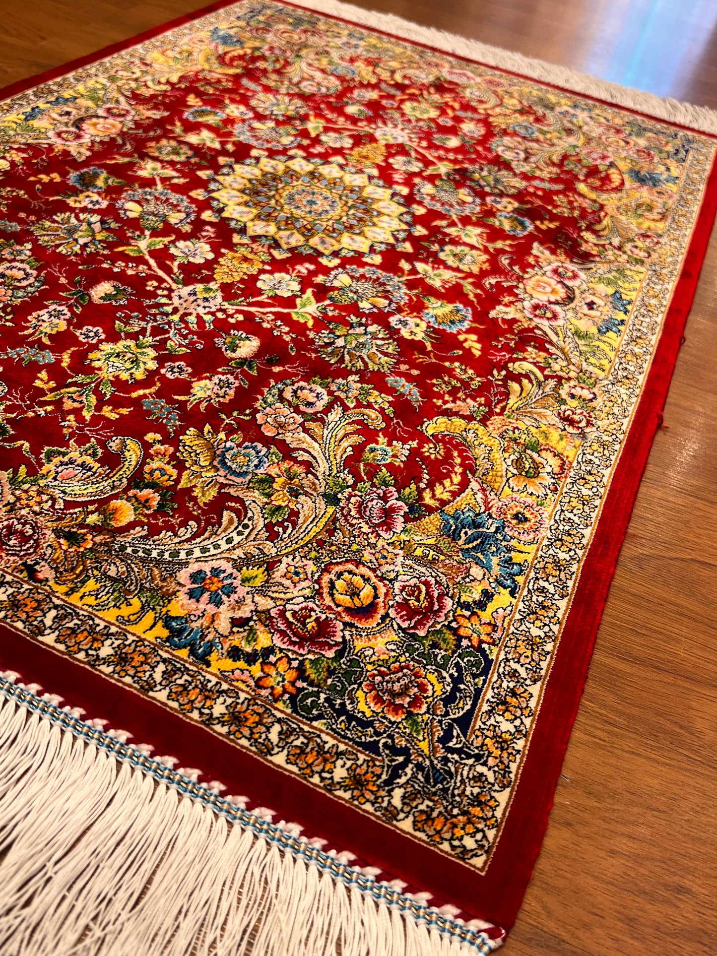23” x 35” Luxury Turkish Silk Rug – Ruby Red Floral Medallion Design, Oriental Accent Rug with Hand-Finished Fringe