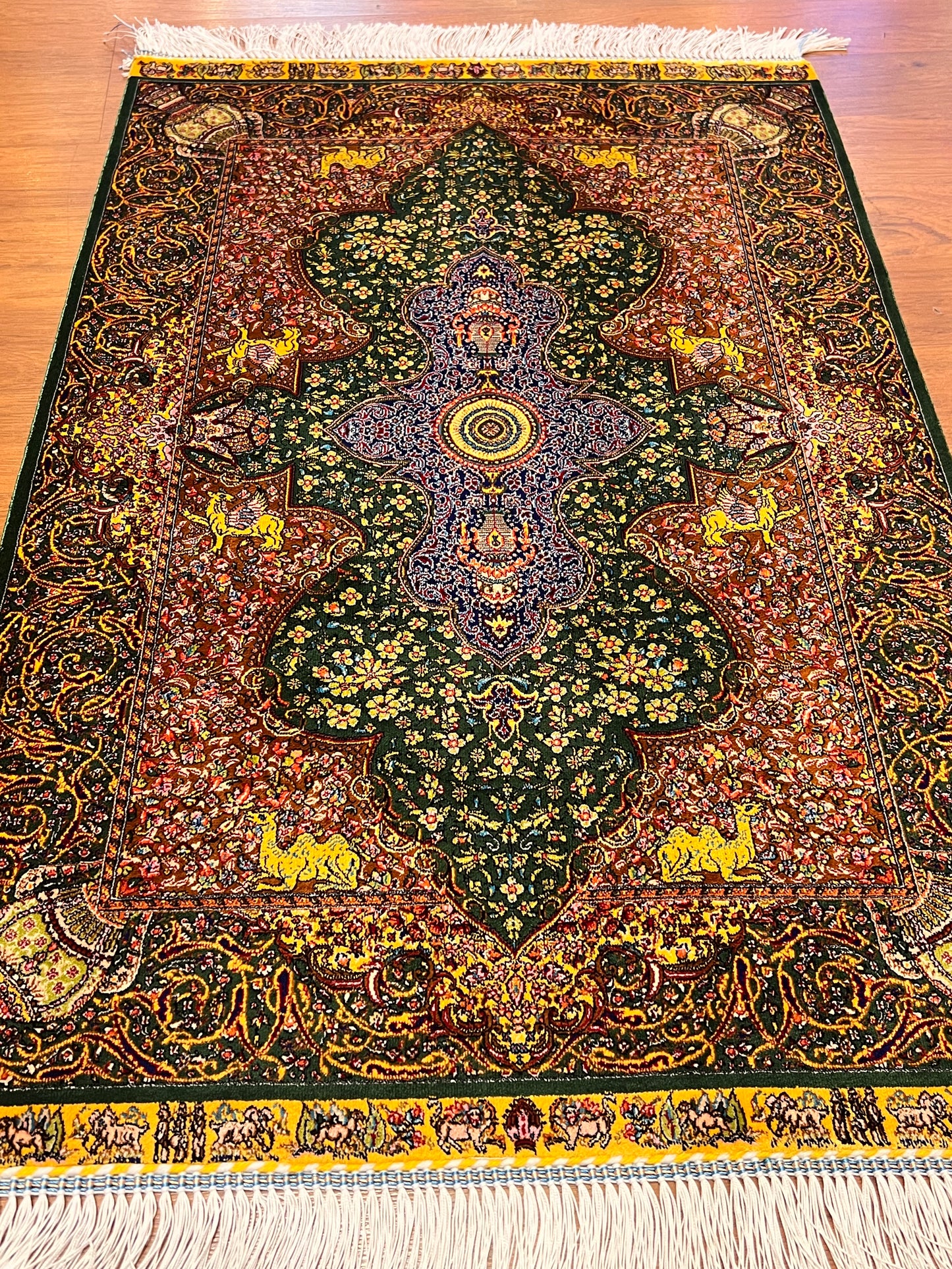 23” x 35” Luxury Turkish Silk Rug – Emerald Green & Gold Oriental Medallion Rug, Traditional Floral Accent Rug with Handmade Fringe