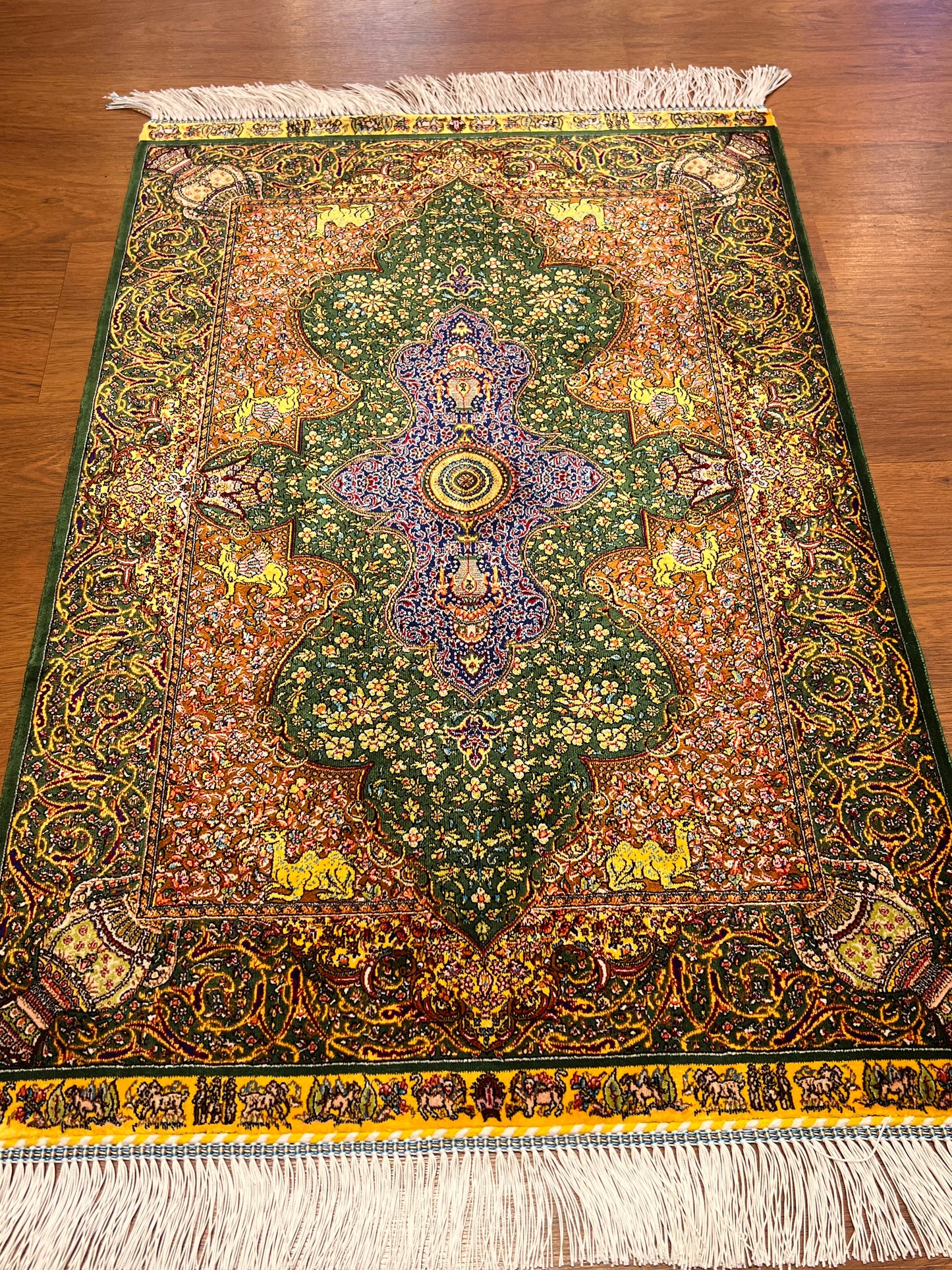 23” x 35” Luxury Turkish Silk Rug – Emerald Green & Gold Oriental Medallion Rug, Traditional Floral Accent Rug with Handmade Fringe