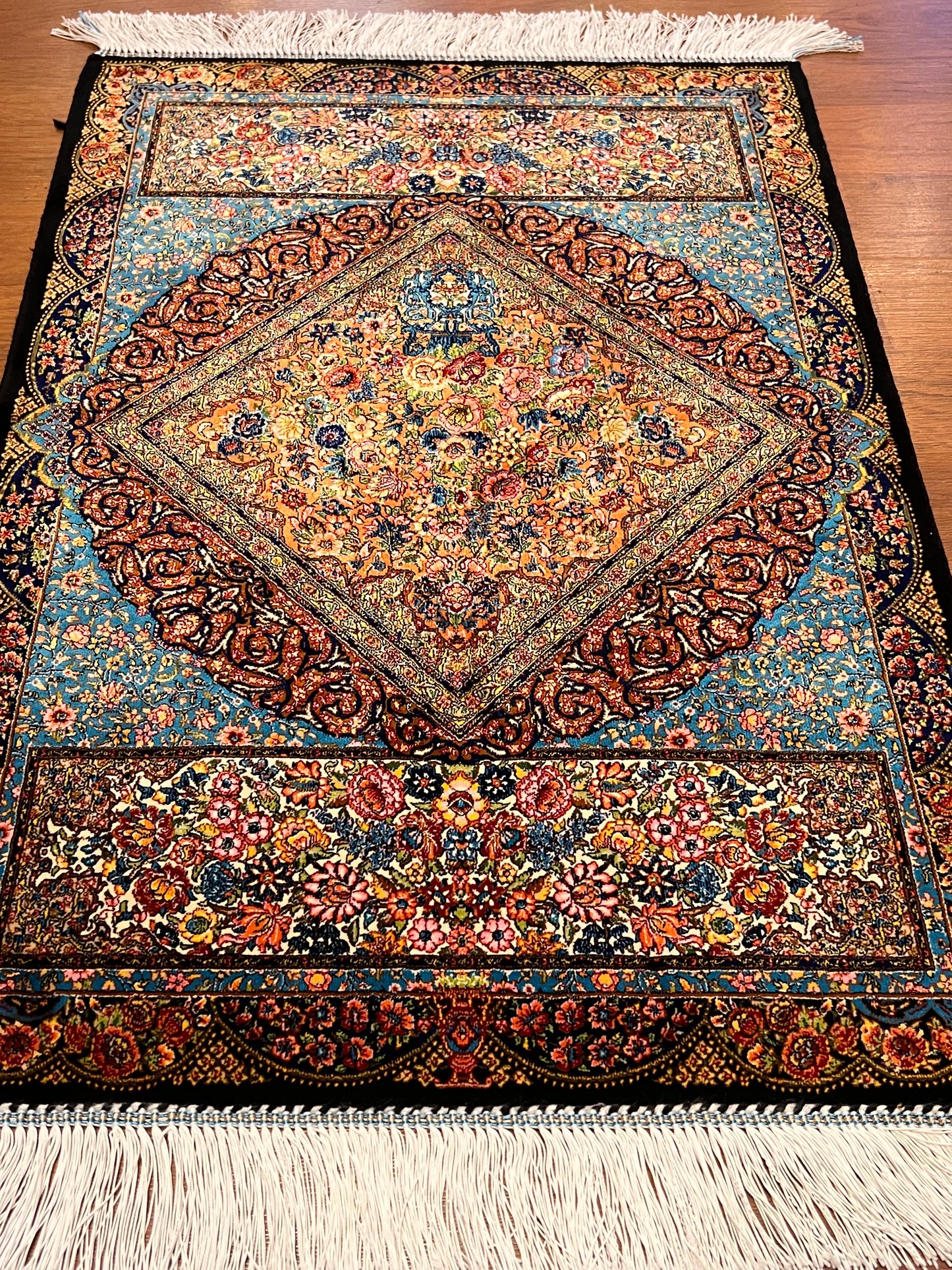 23” x 35” Luxury Turkish Silk Rug – Elegant Floral Medallion Design, Black & Turquoise Blue Accent Rug