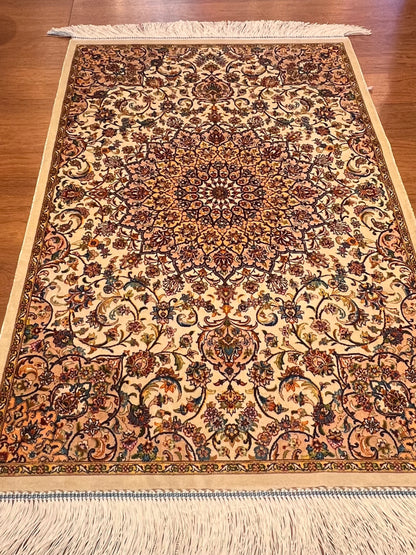 23” × 35” Luxury Turkish Bamboo Silk Rug – Elegant Ivory & Beige Floral Medallion Accent Rug