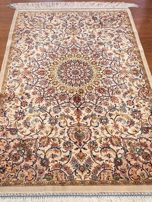 23” × 35” Luxury Turkish Bamboo Silk Rug – Elegant Ivory & Beige Floral Medallion Accent Rug