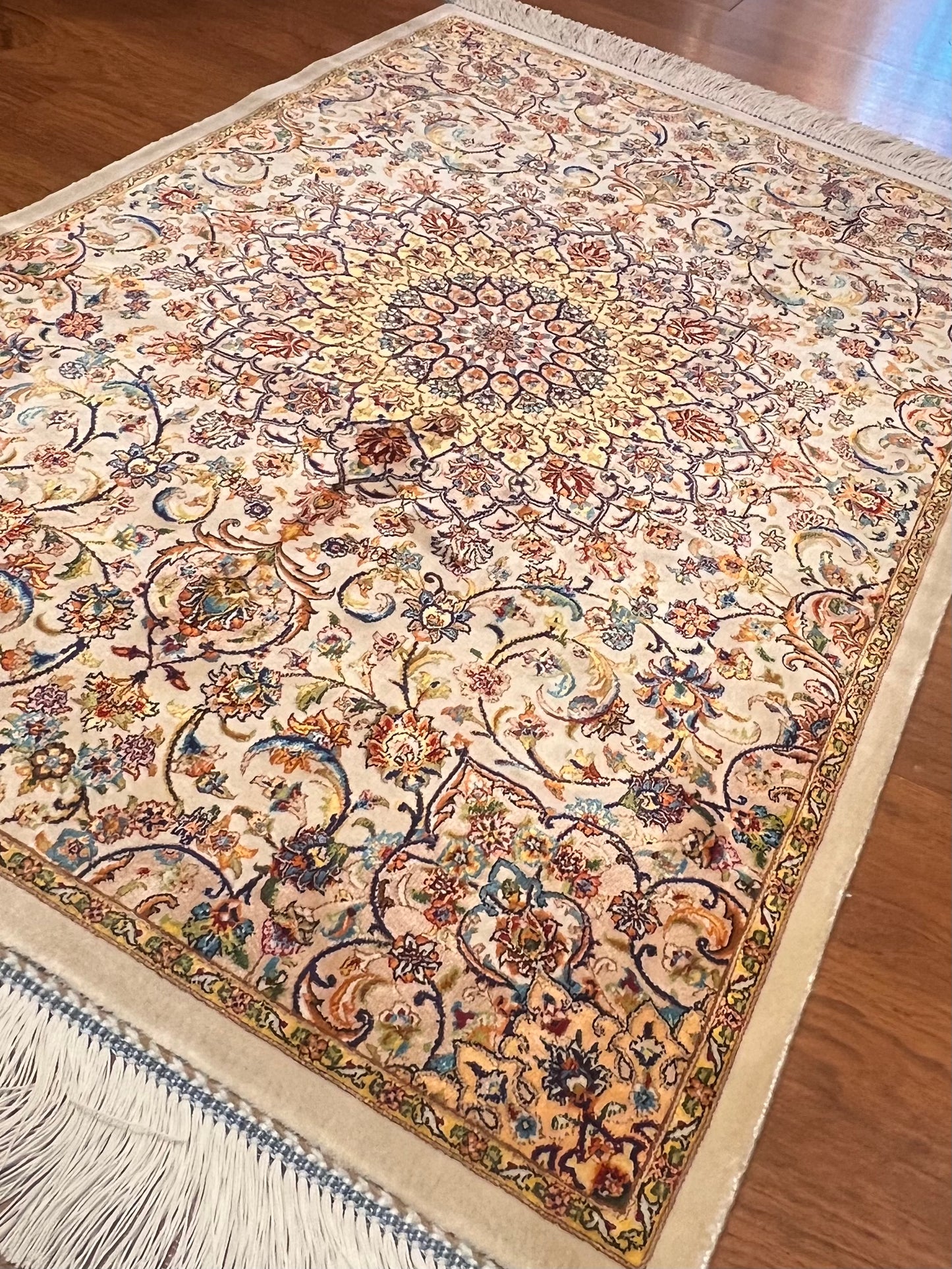 23” × 35” Luxury Turkish Bamboo Silk Rug – Elegant Ivory & Beige Floral Medallion Accent Rug