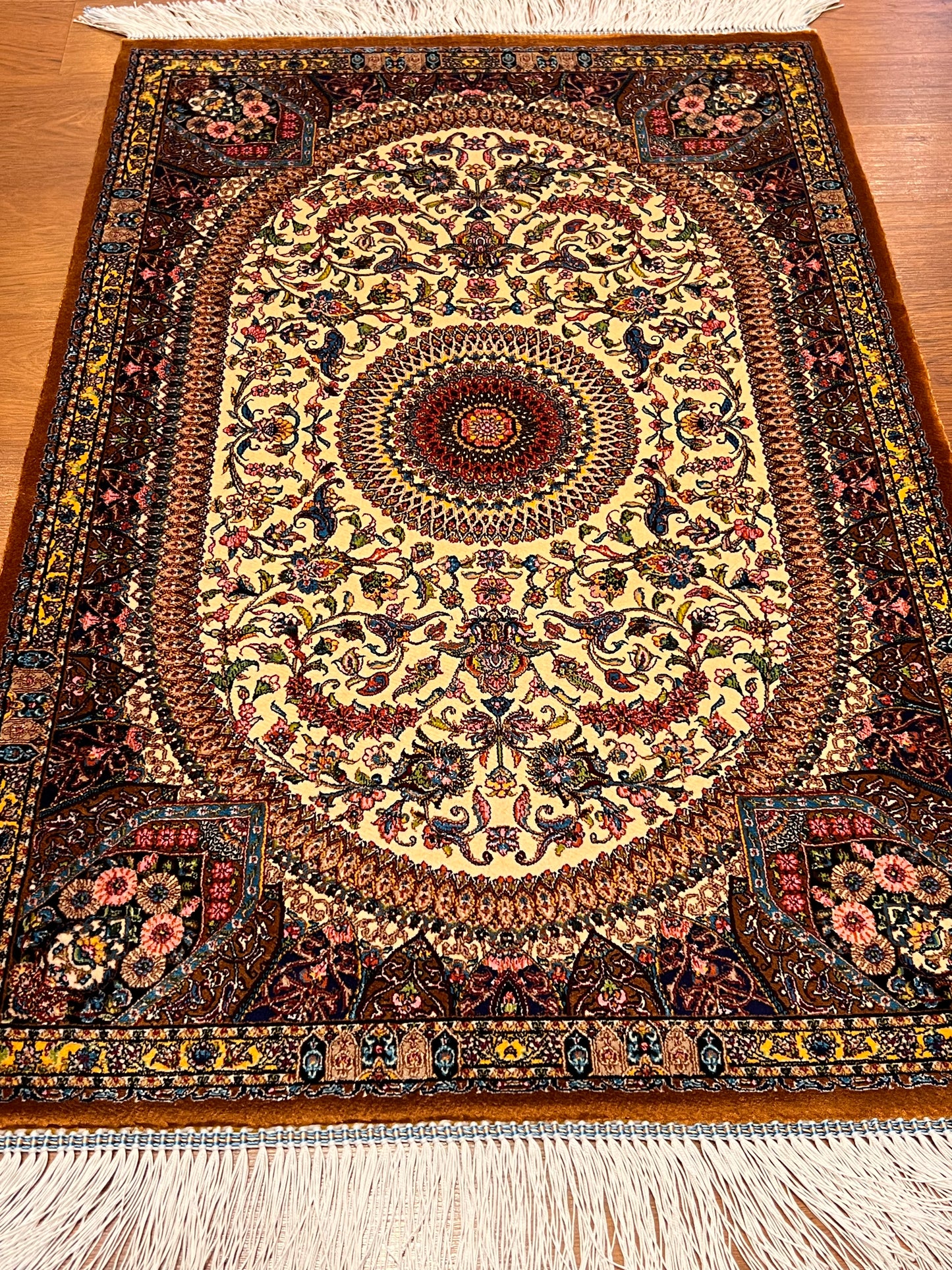 23” × 35” Luxury Turkish Bamboo Silk Rug – Ivory & Antique Gold Floral Starburst Medallion Accent Rug