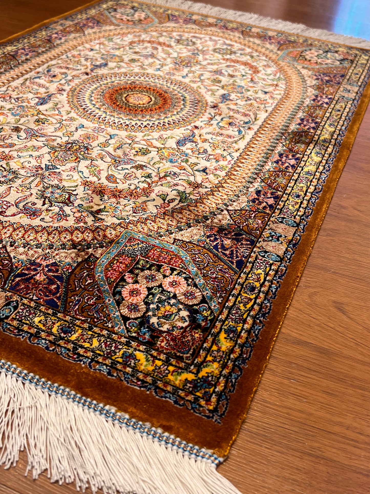 23” × 35” Luxury Turkish Bamboo Silk Rug – Ivory & Antique Gold Floral Starburst Medallion Accent Rug