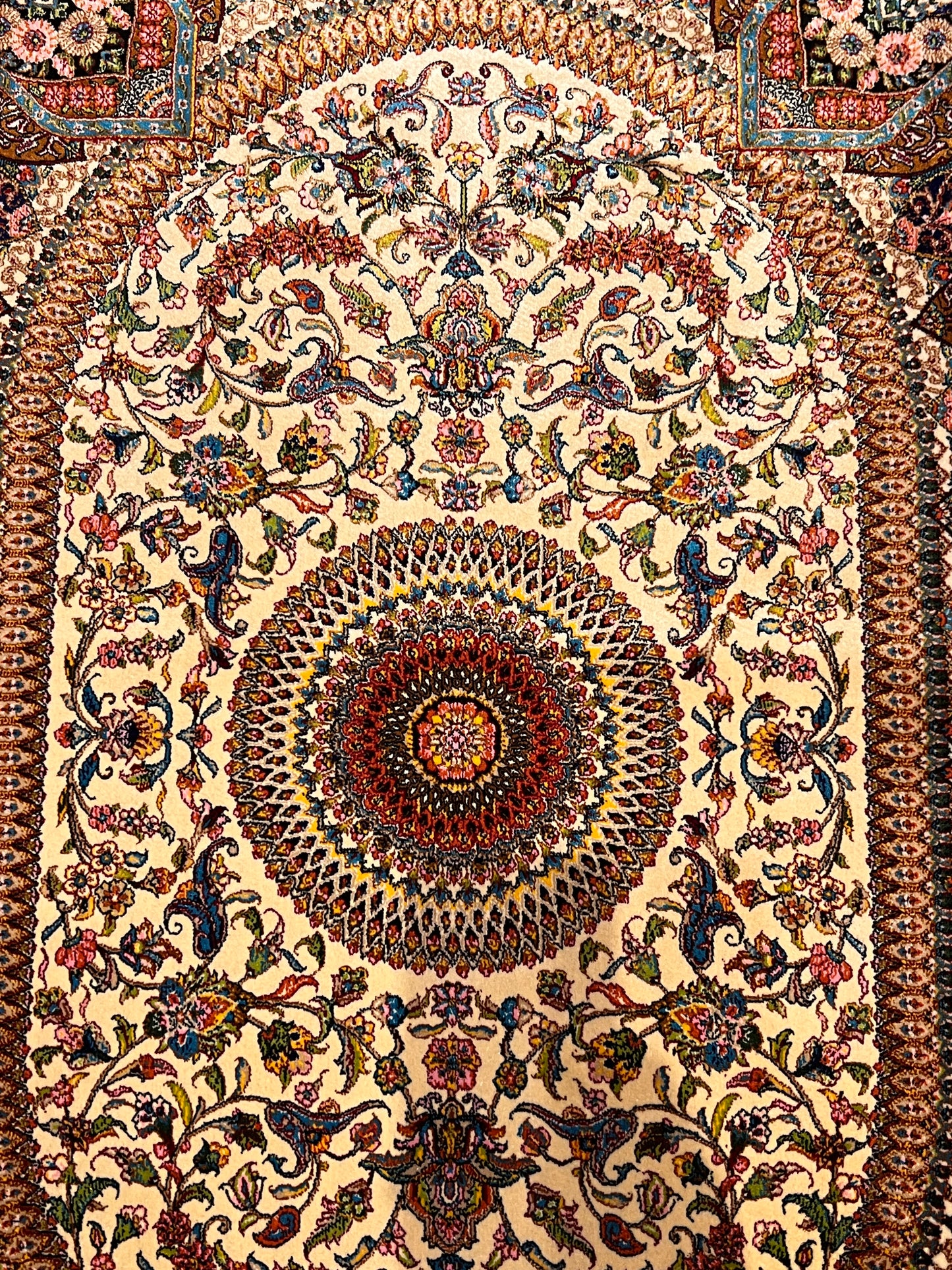 23” × 35” Luxury Turkish Bamboo Silk Rug – Ivory & Antique Gold Floral Starburst Medallion Accent Rug