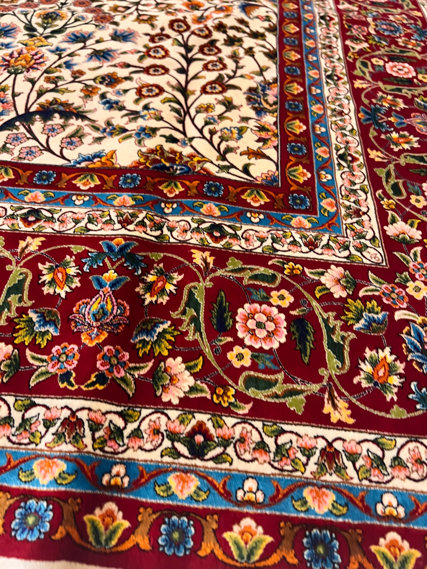 7x10 ft Silk Rug – Ivory & Burgundy Floral Woven Area Rug – Elegant Traditional Design