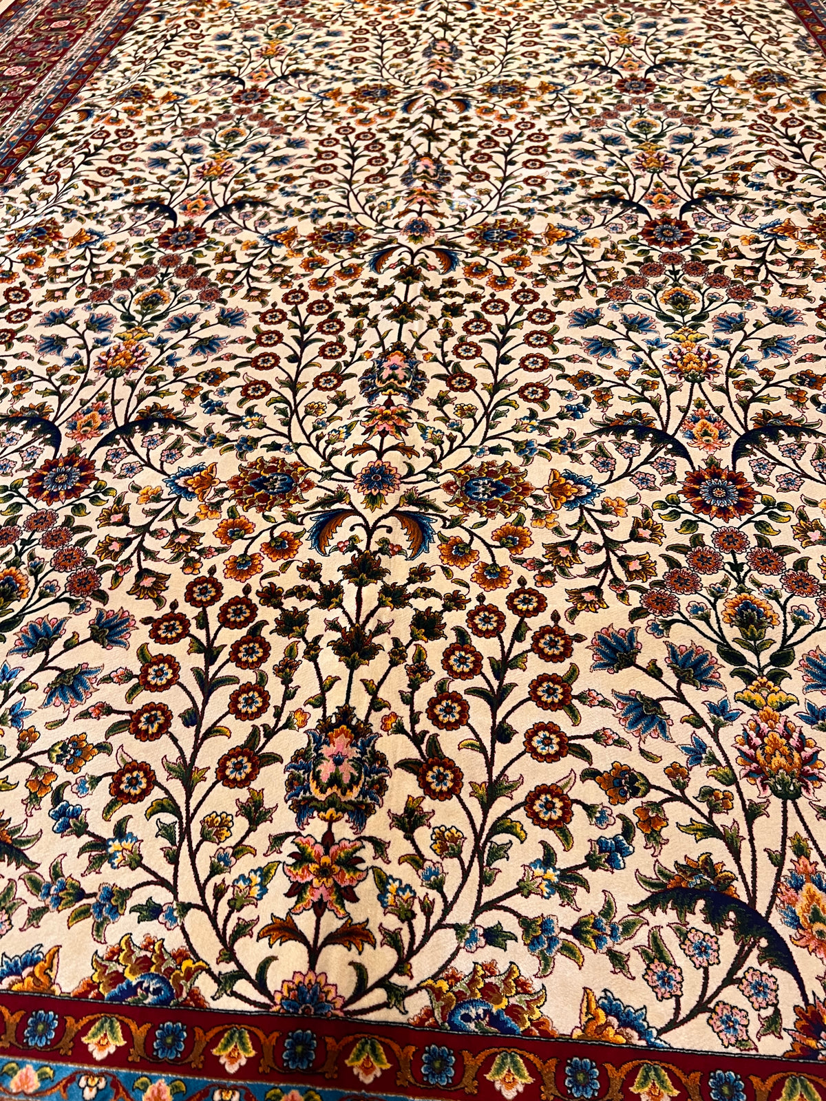 7x10 ft Silk Rug – Ivory & Burgundy Floral Woven Area Rug – Elegant Traditional Design