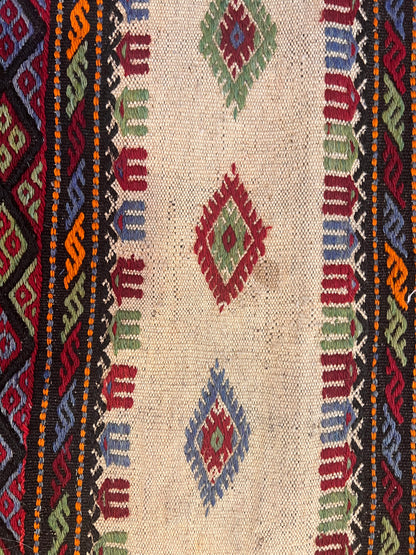 Vintage Turkish Embroidered Kilim Rug – 4’2” × 2’6” – Wool & Goat Hair – Traditional Anatolian Textile
