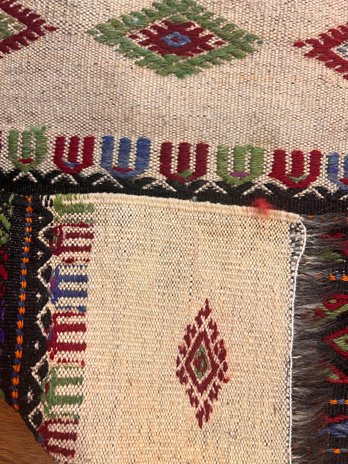 Vintage Turkish Embroidered Kilim Rug – 4’2” × 2’6” – Wool & Goat Hair – Traditional Anatolian Textile