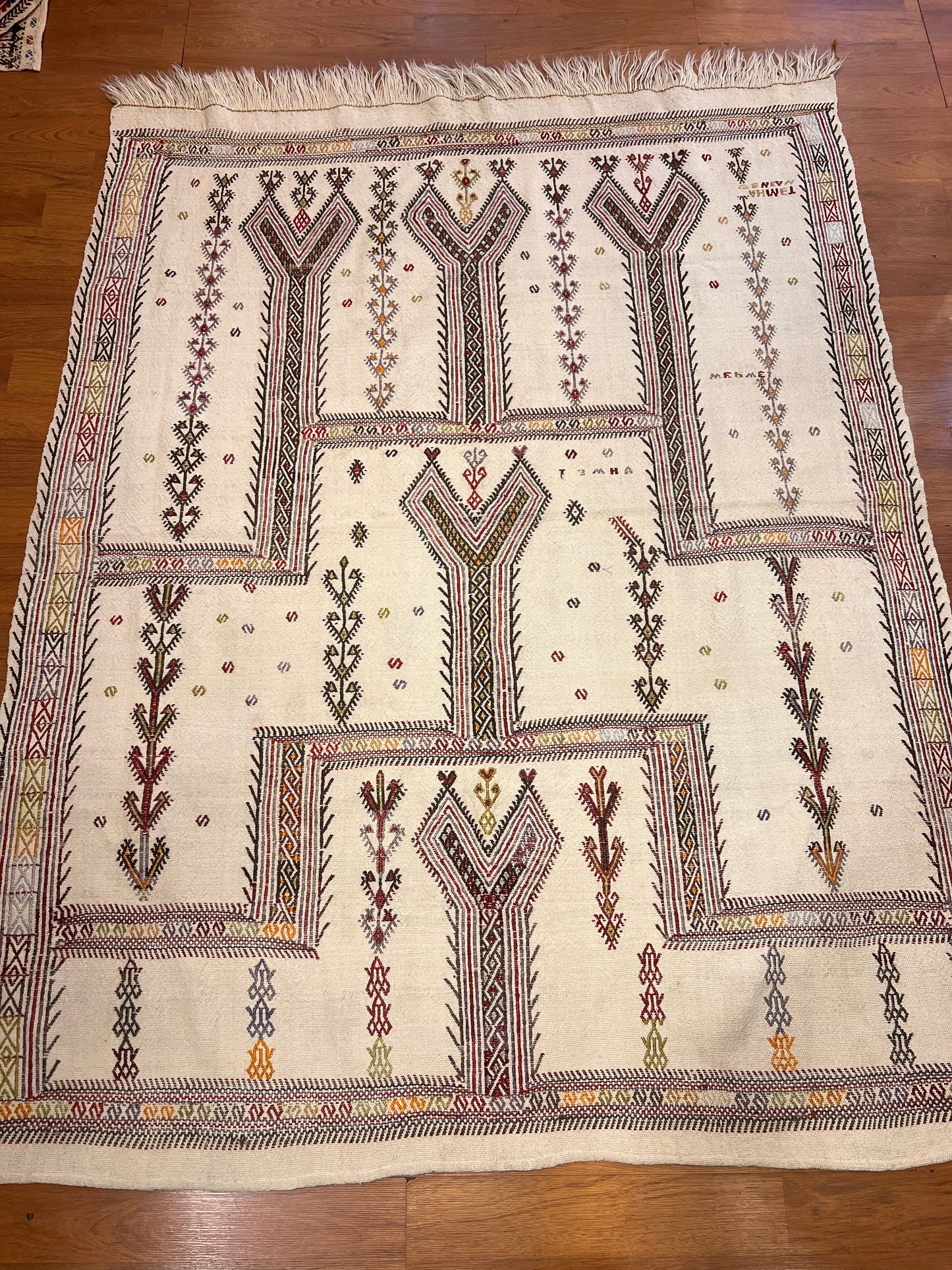 Vintage Turkish Embroidered Kilim Rug – 6’5” × 5’1” – Handwoven Wool Flatweave – 80–90 Year Old Anatolian Kilim – One-of-a-Kind